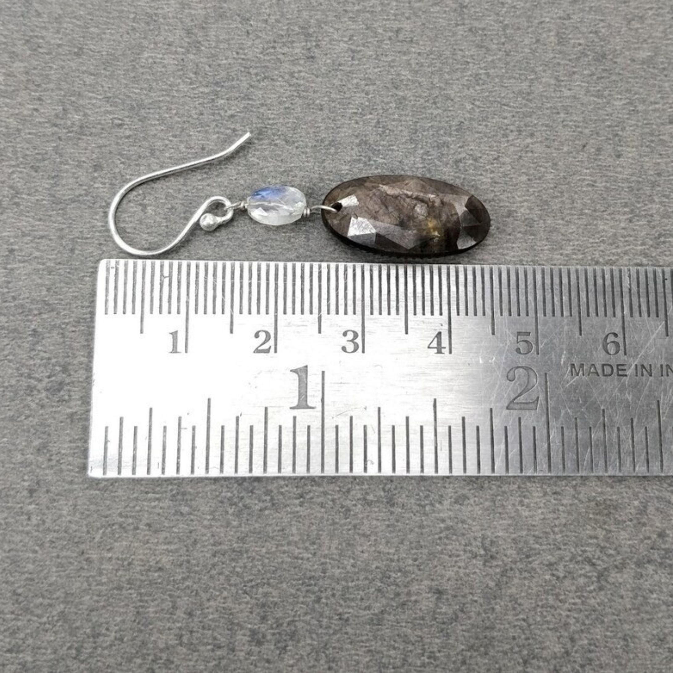 pendientes de piedra lunar