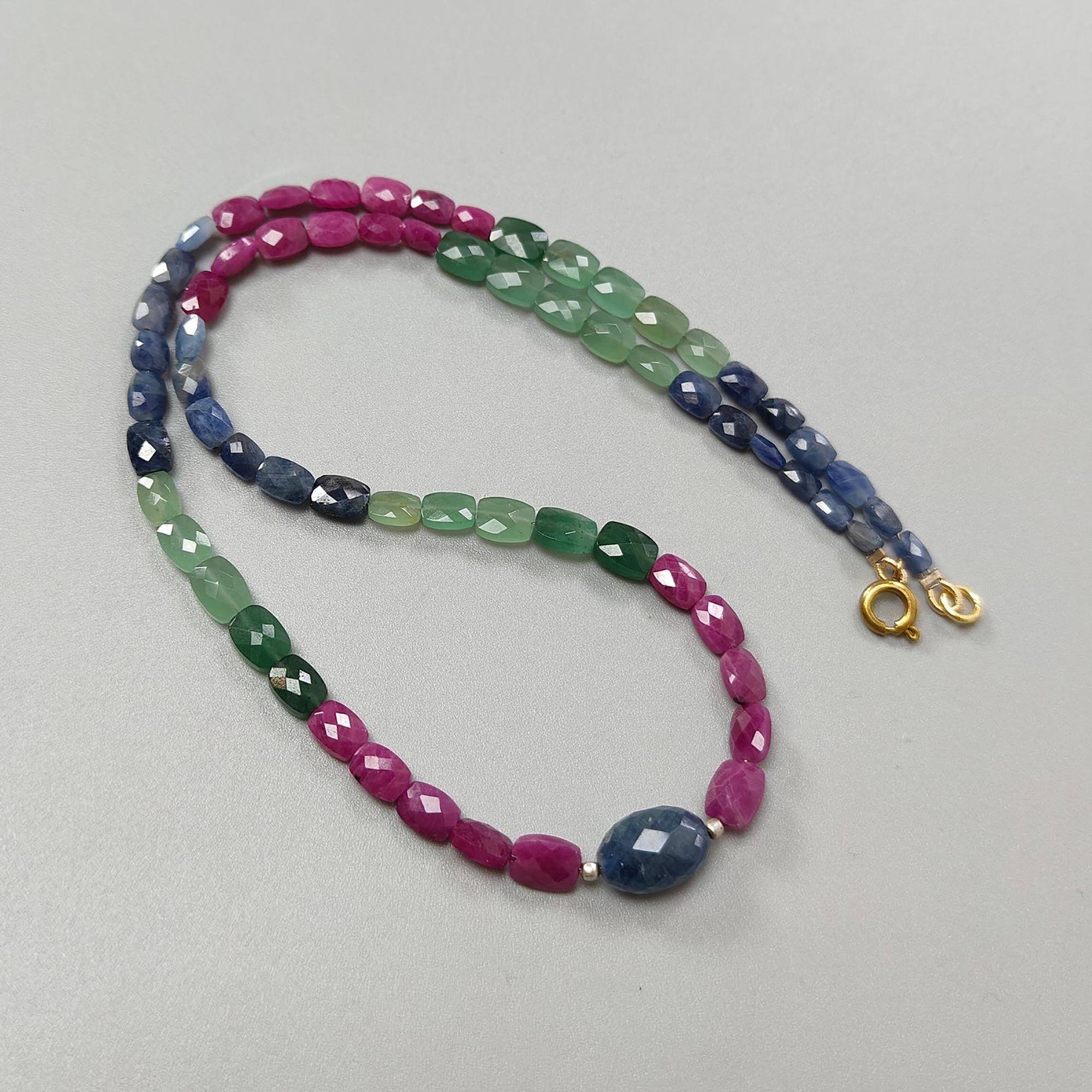 Collier en rubis