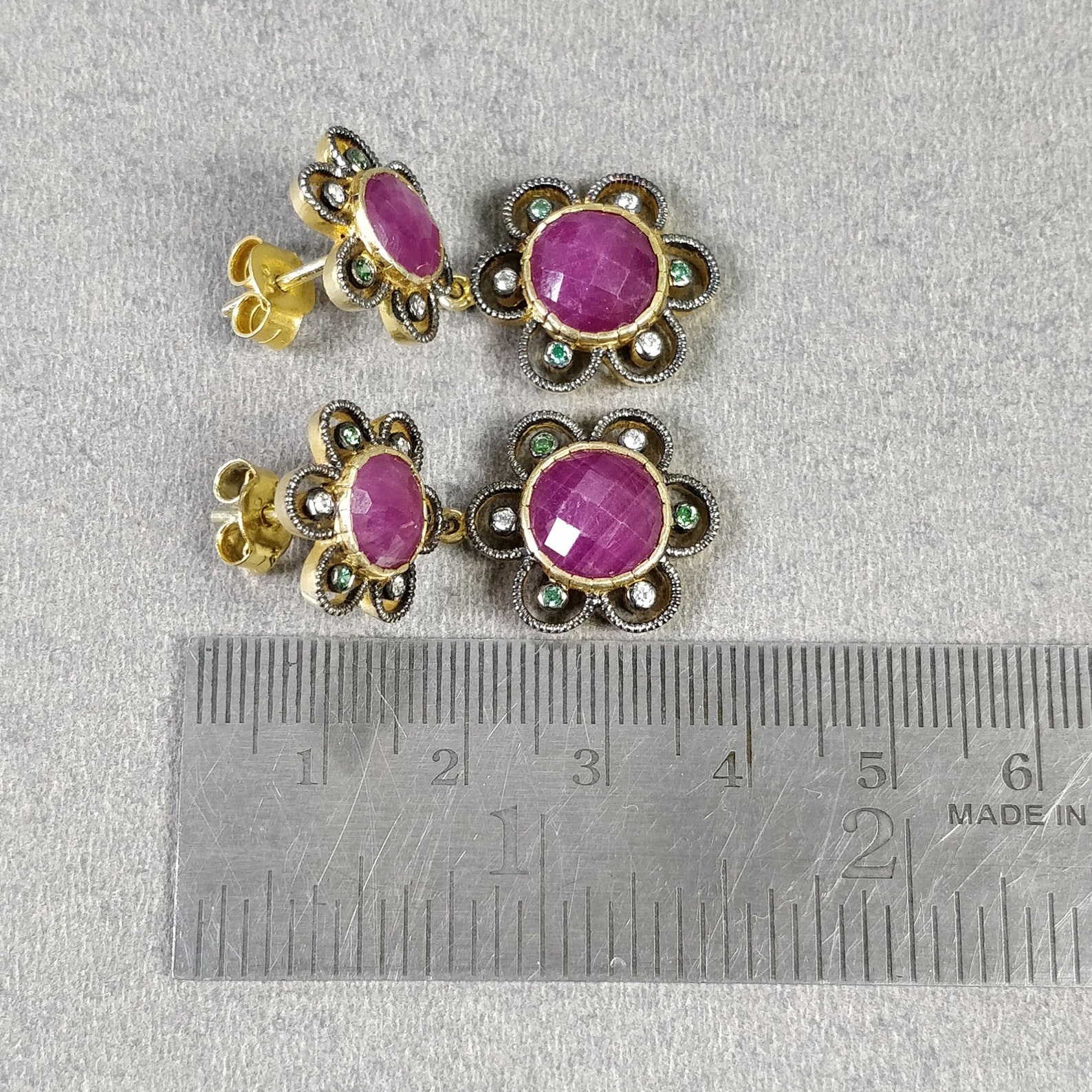 女性用イヤリング