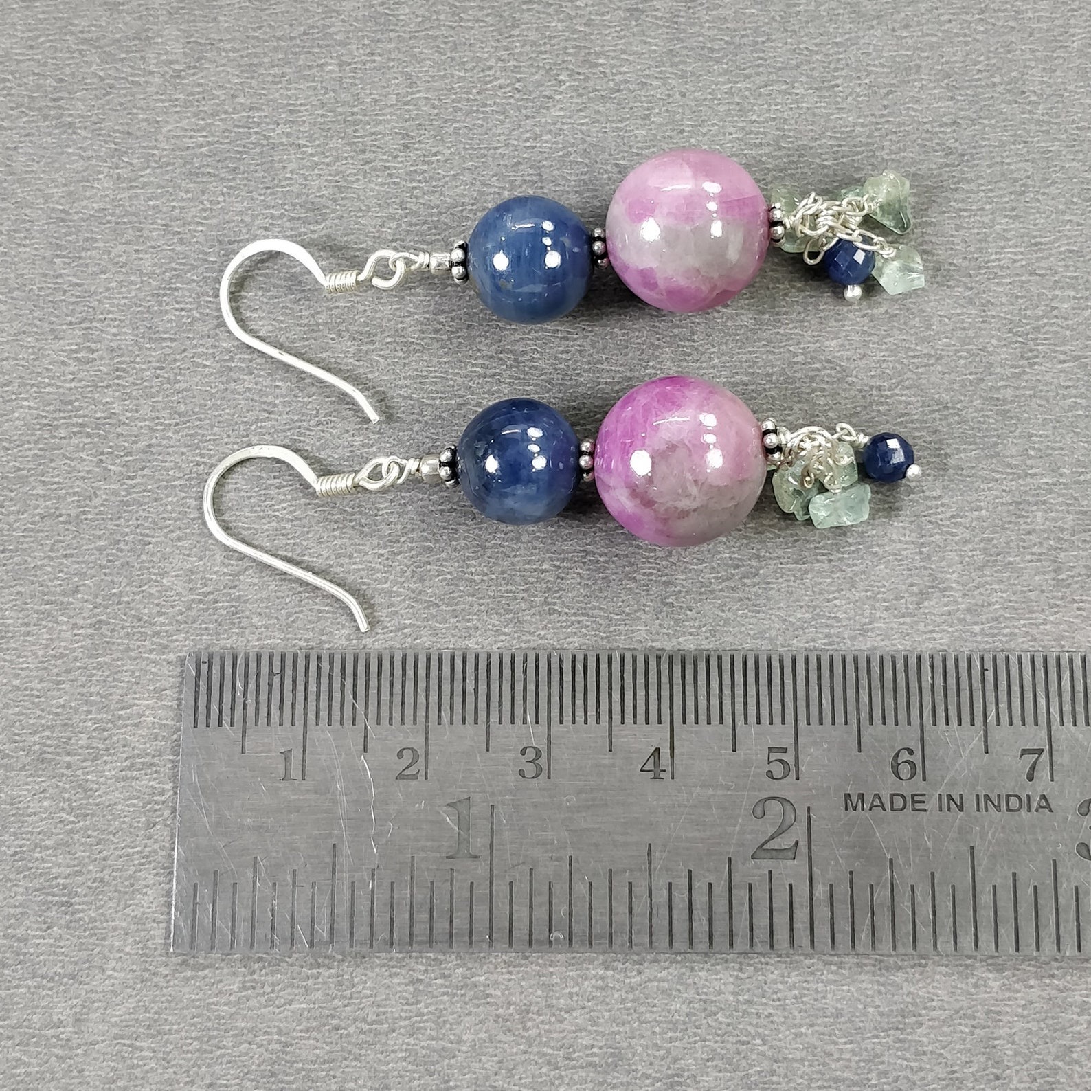 ルビーのイヤリング