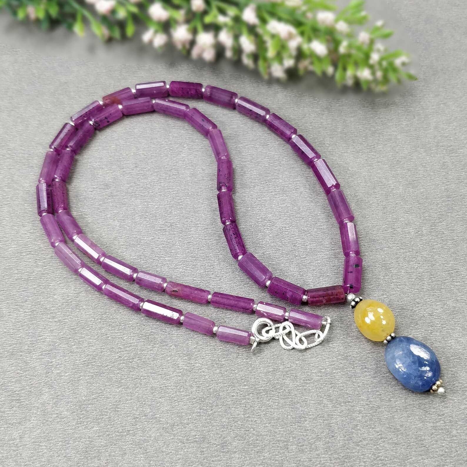 Collana di rubini