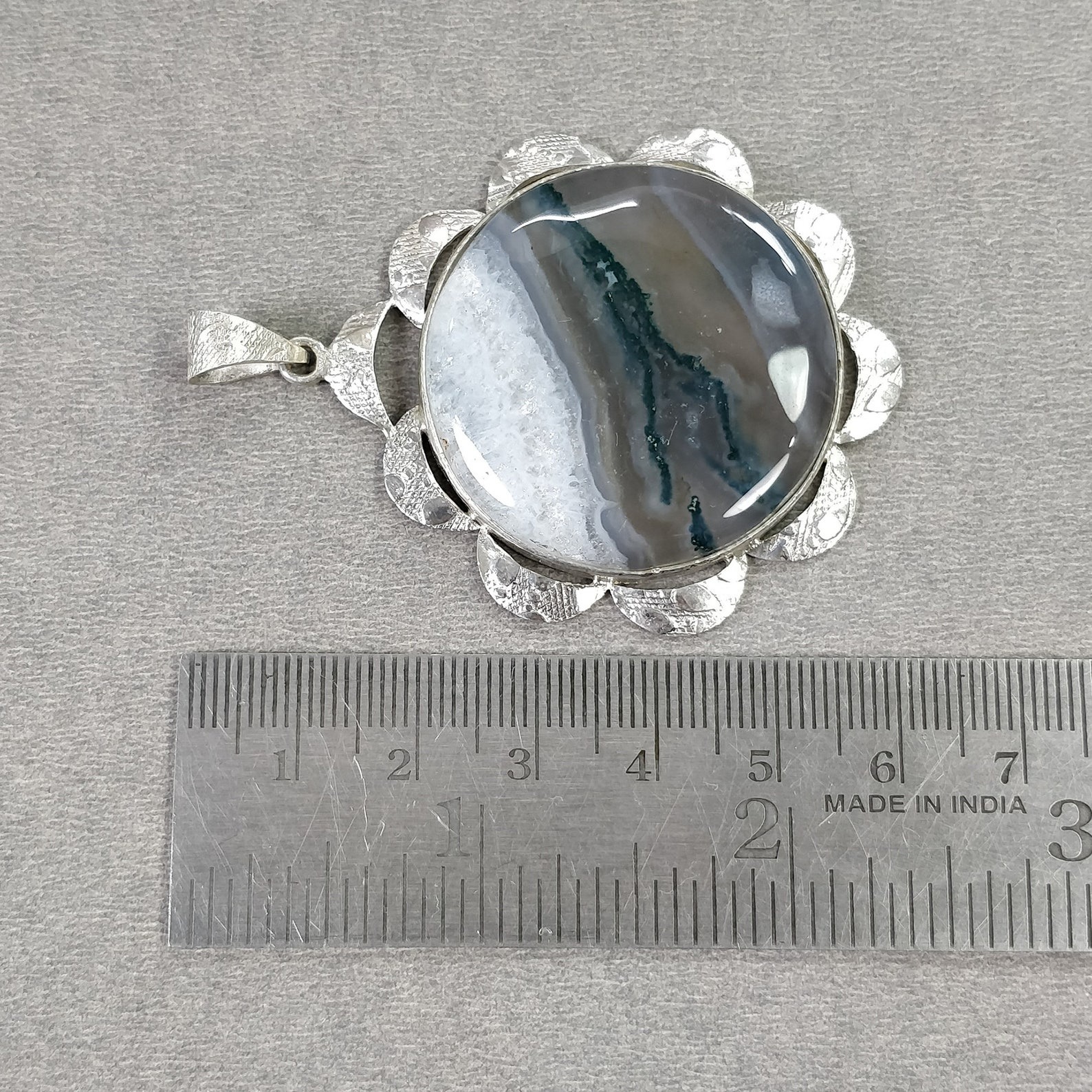 彼女のためのペンダント