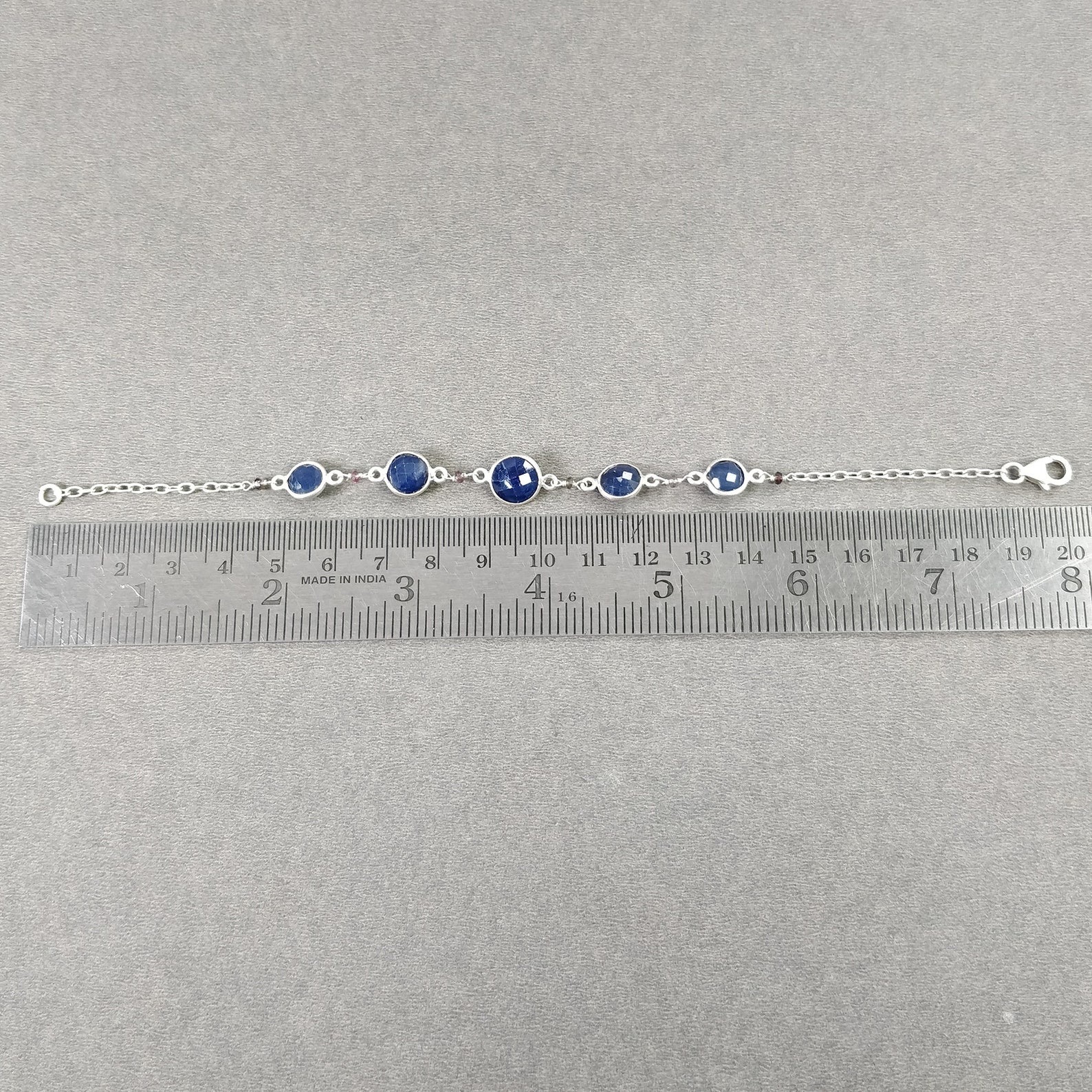 Armband mit Zargenfassung