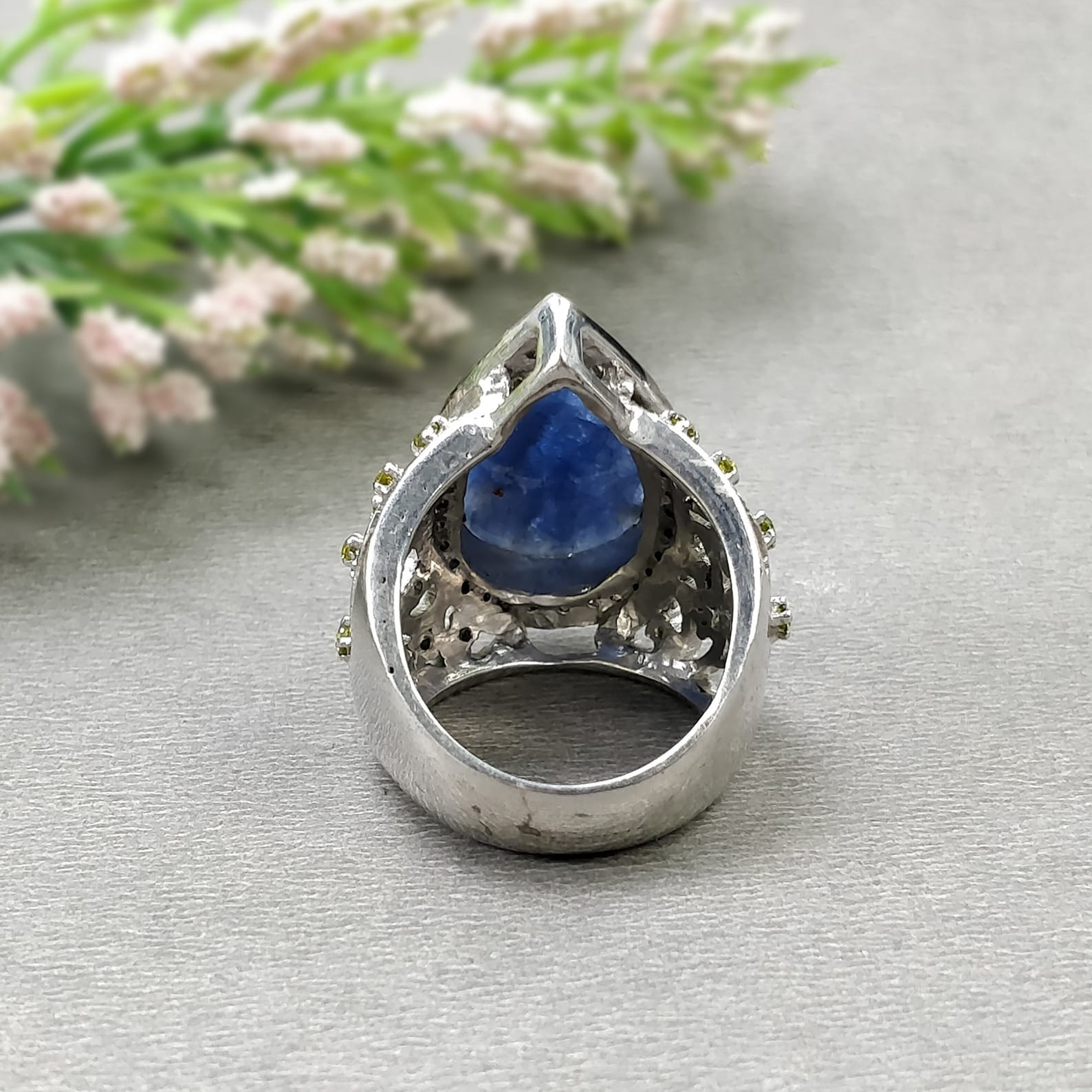 Anillo de circonita cúbica