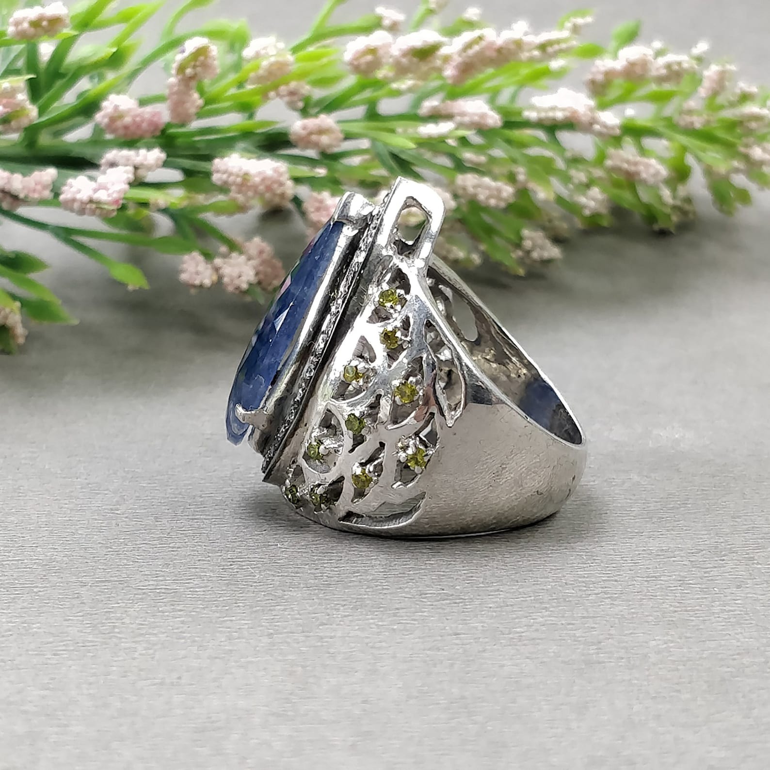 Anillo de circonita cúbica