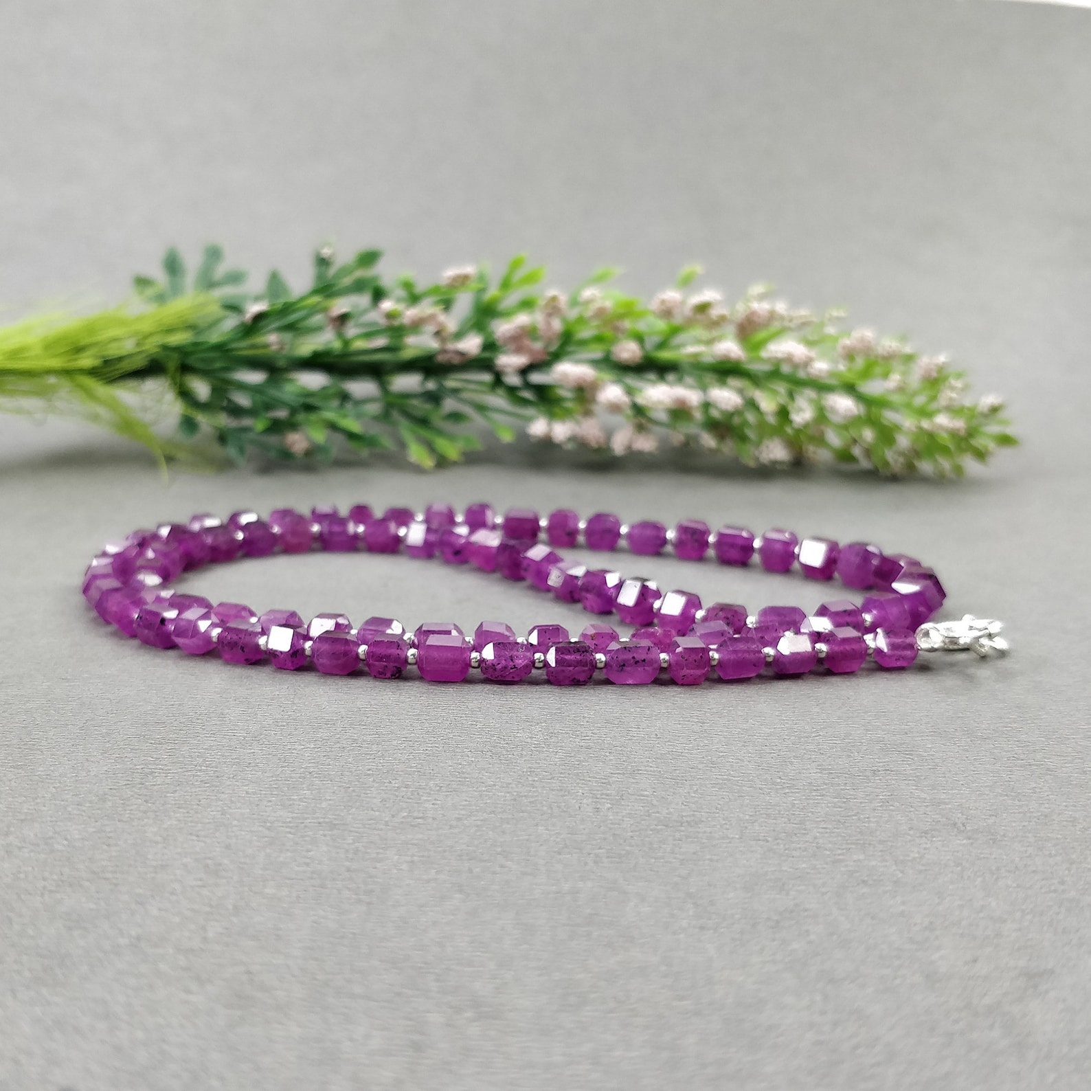 Collana di rubini