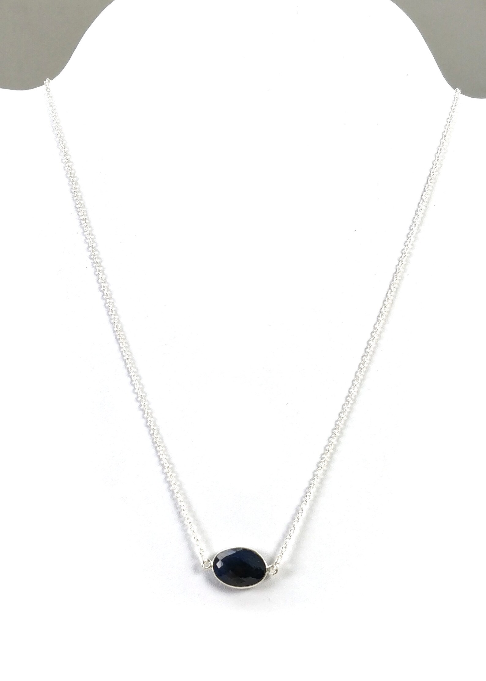 Collar de zafiros
