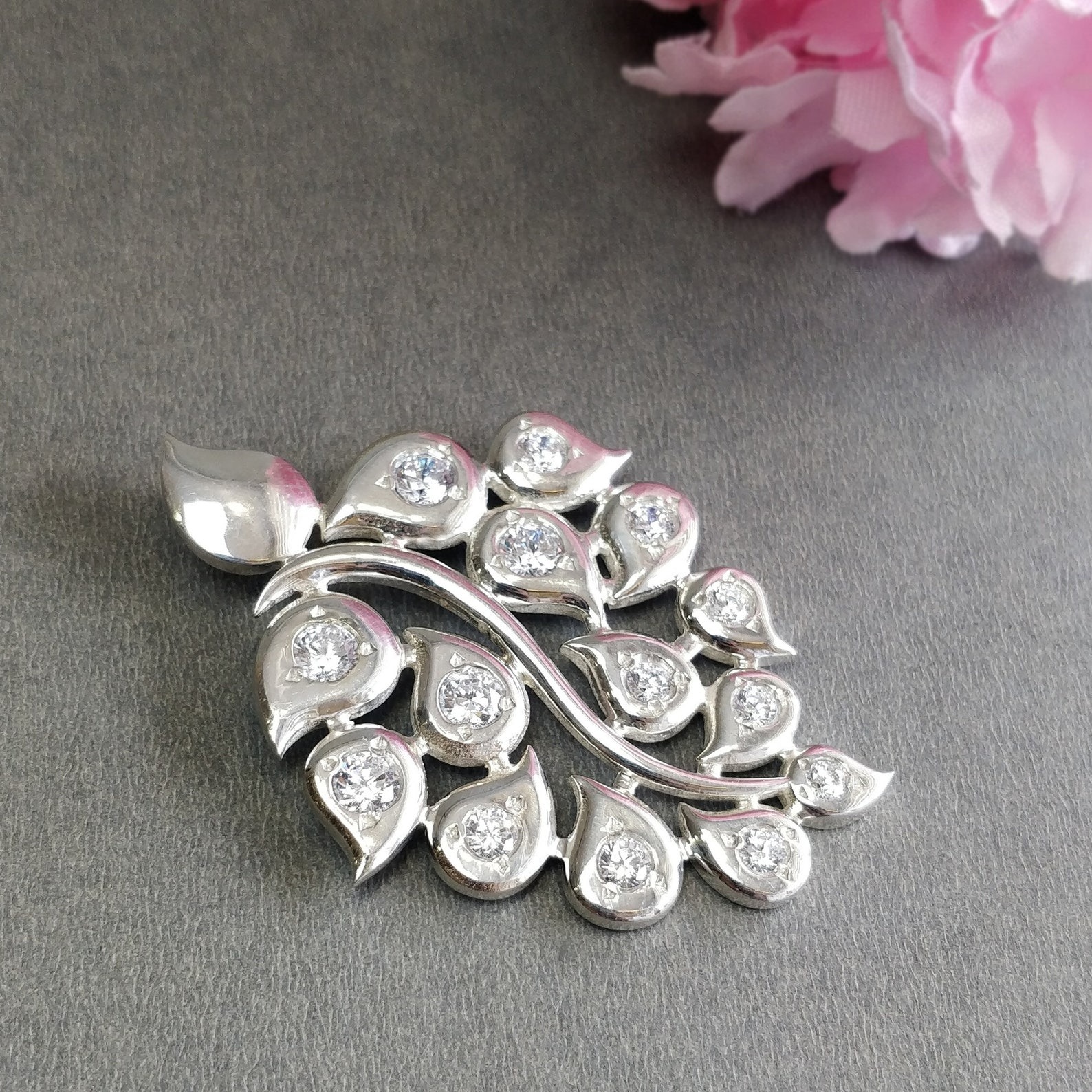 彼女のためのペンダント