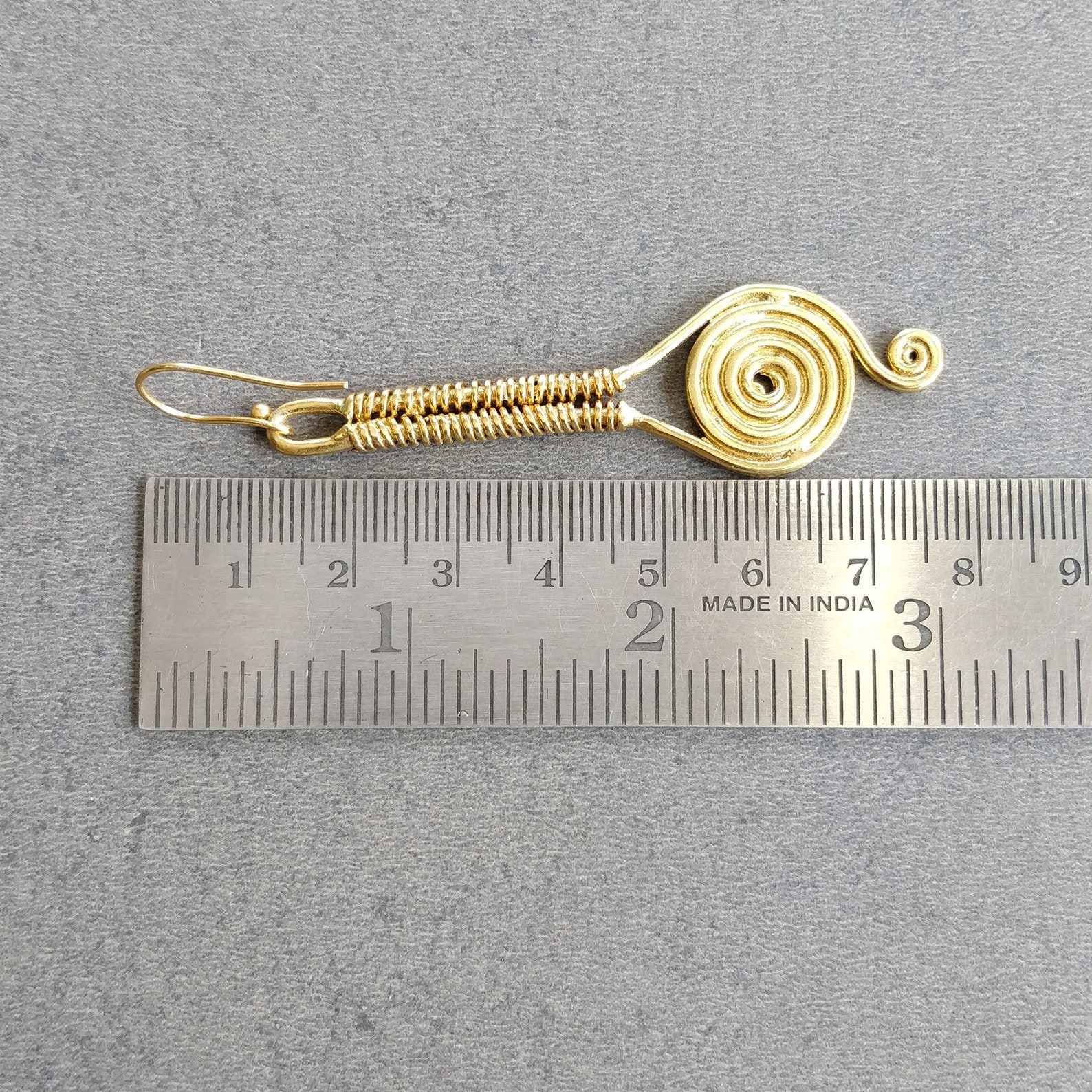 ダングルフックイヤリング