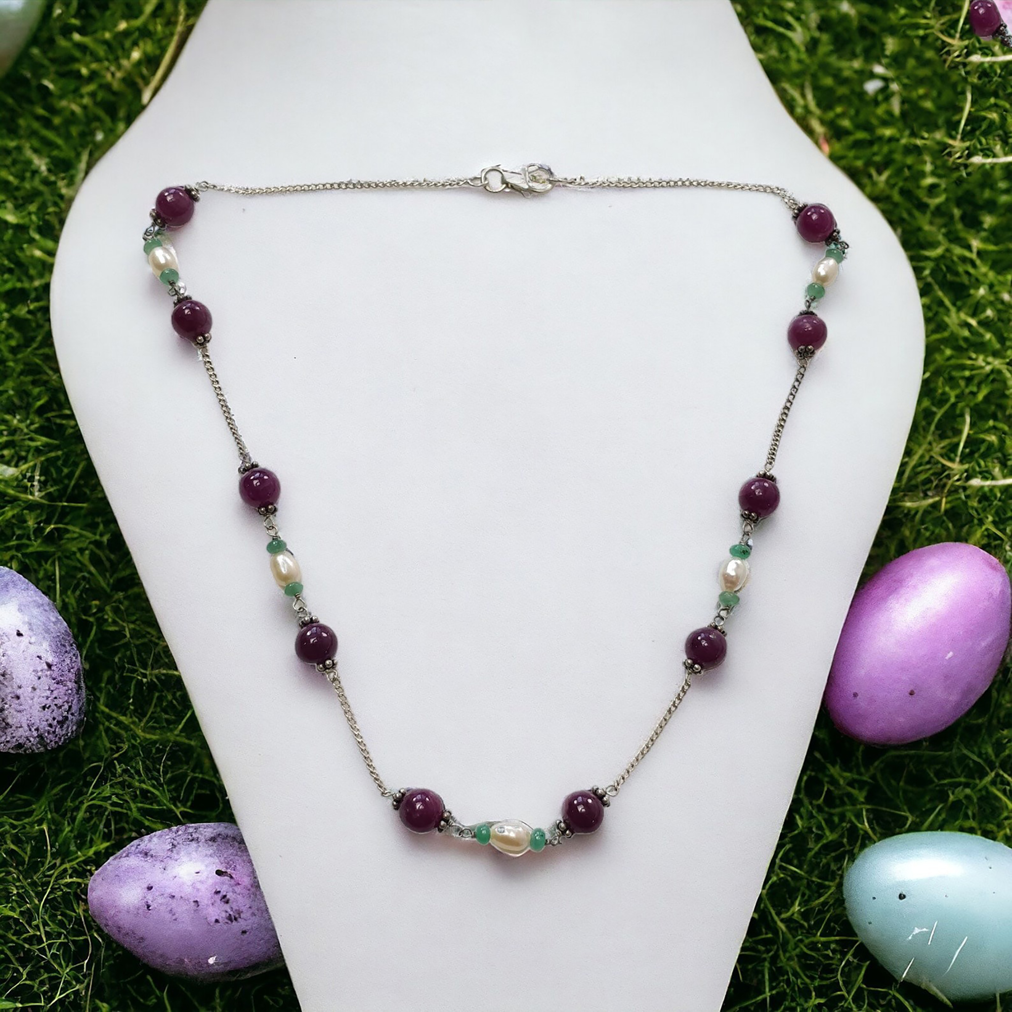 Collar de piedras preciosas