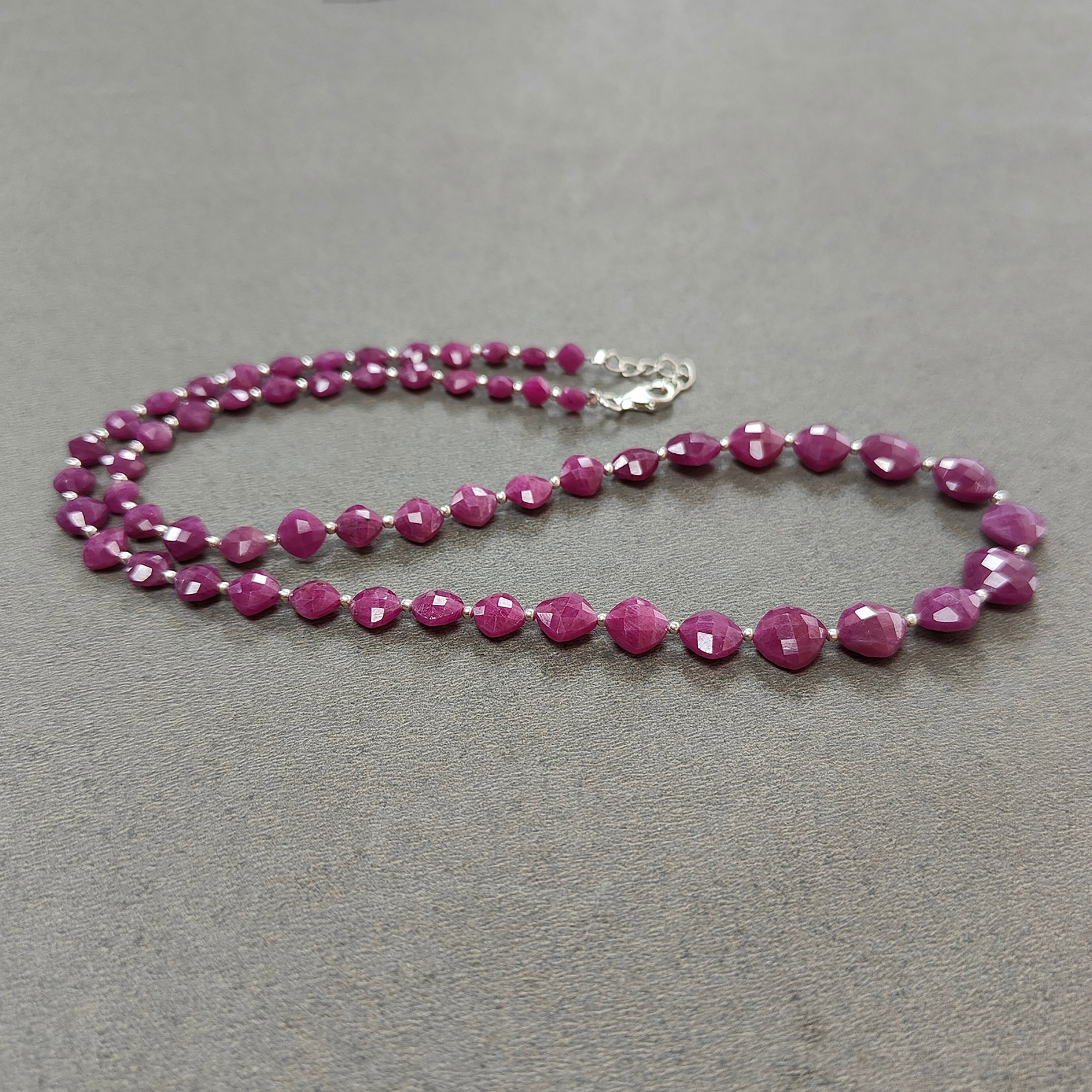 Collana di rubini