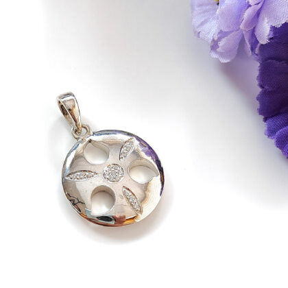 sililver pendant