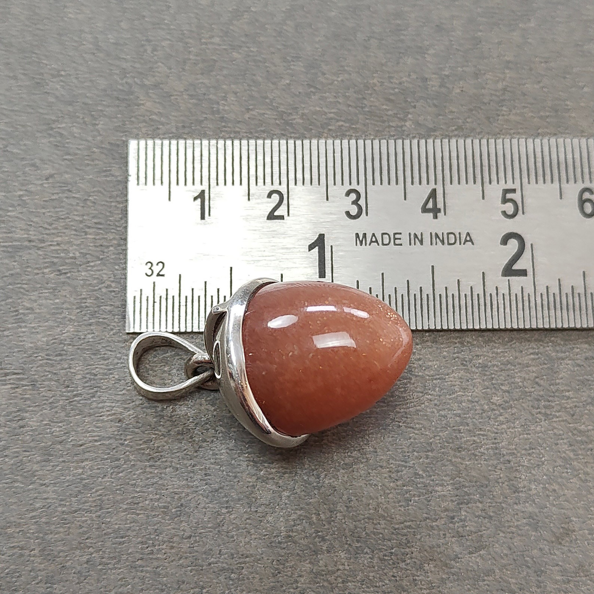 ciondolo in pietra di luna