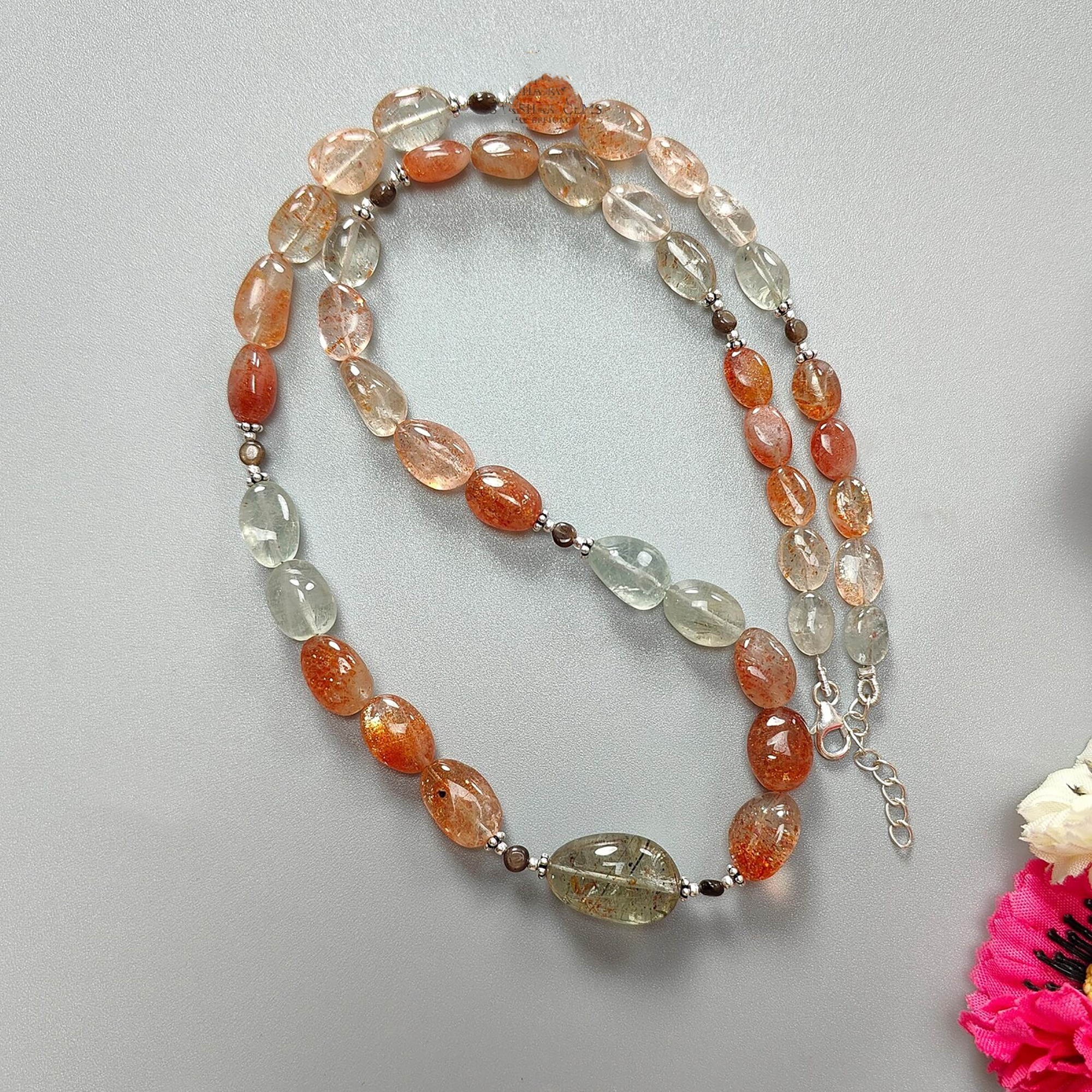 Collier en pierre de soleil