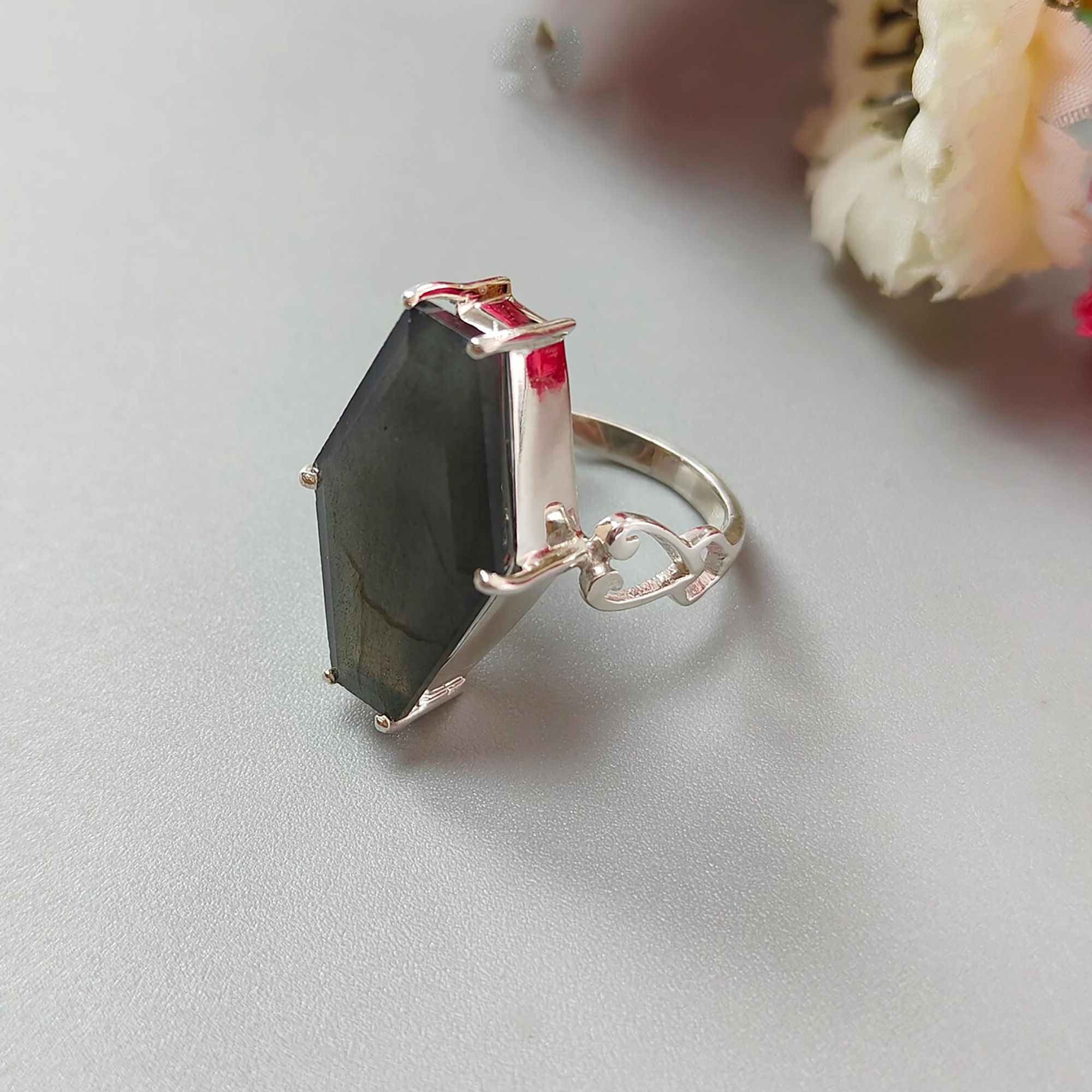 ラブラドライトの指輪