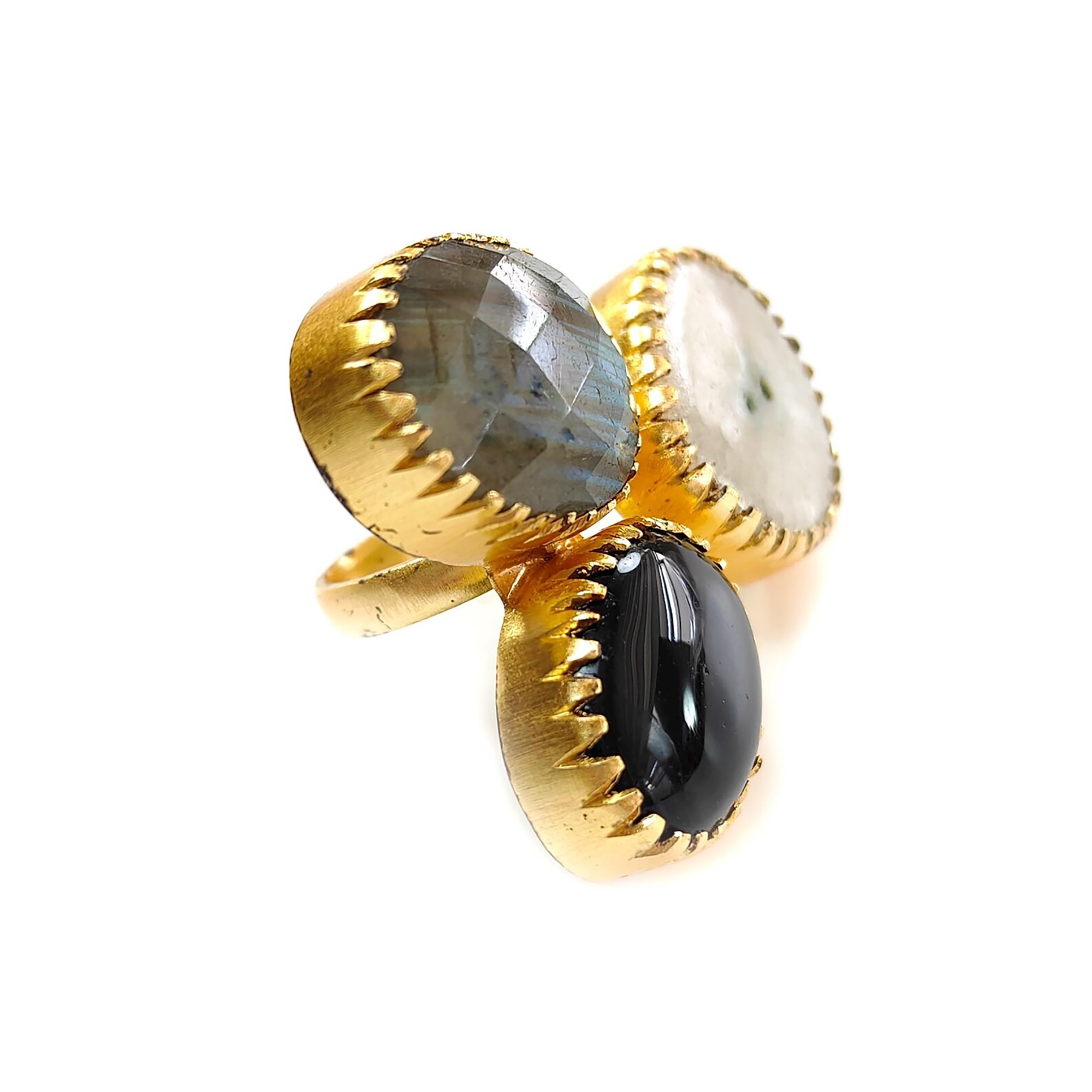 Anello con pietra preziosa