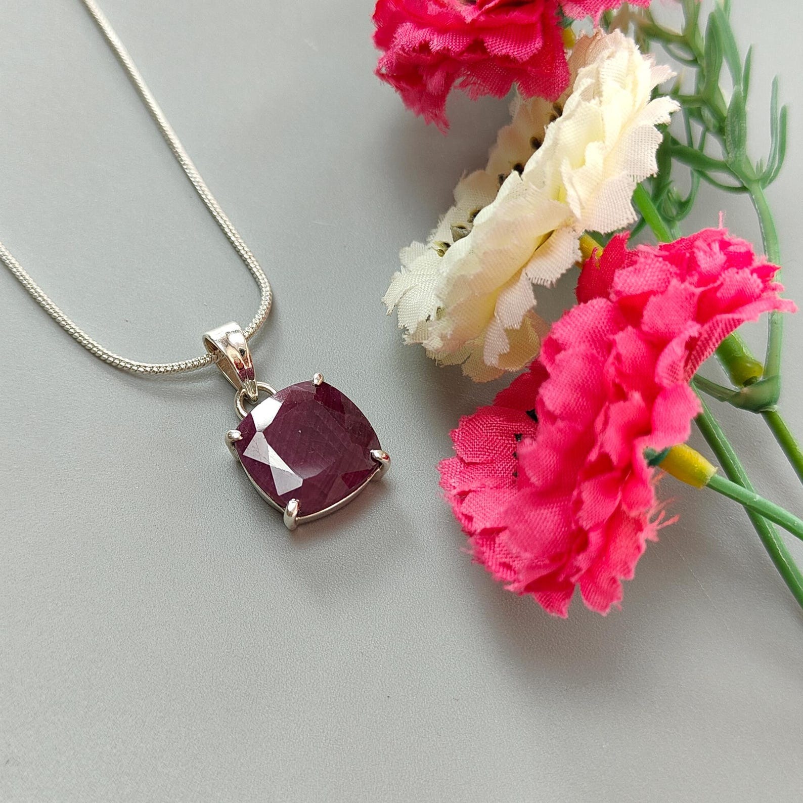 ルビーペンダント