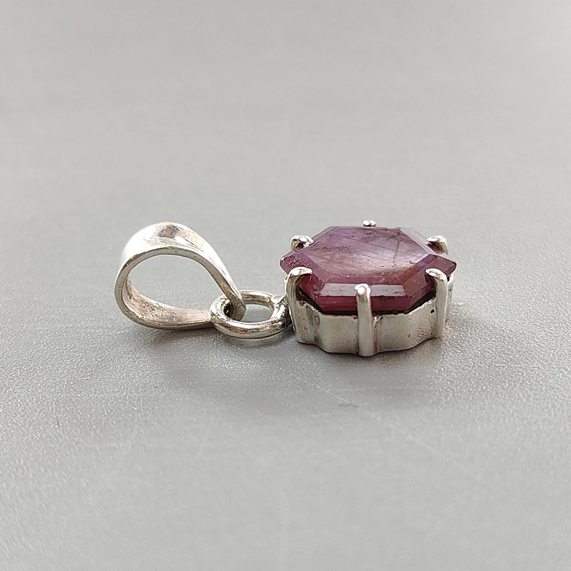 彼女のためのペンダント