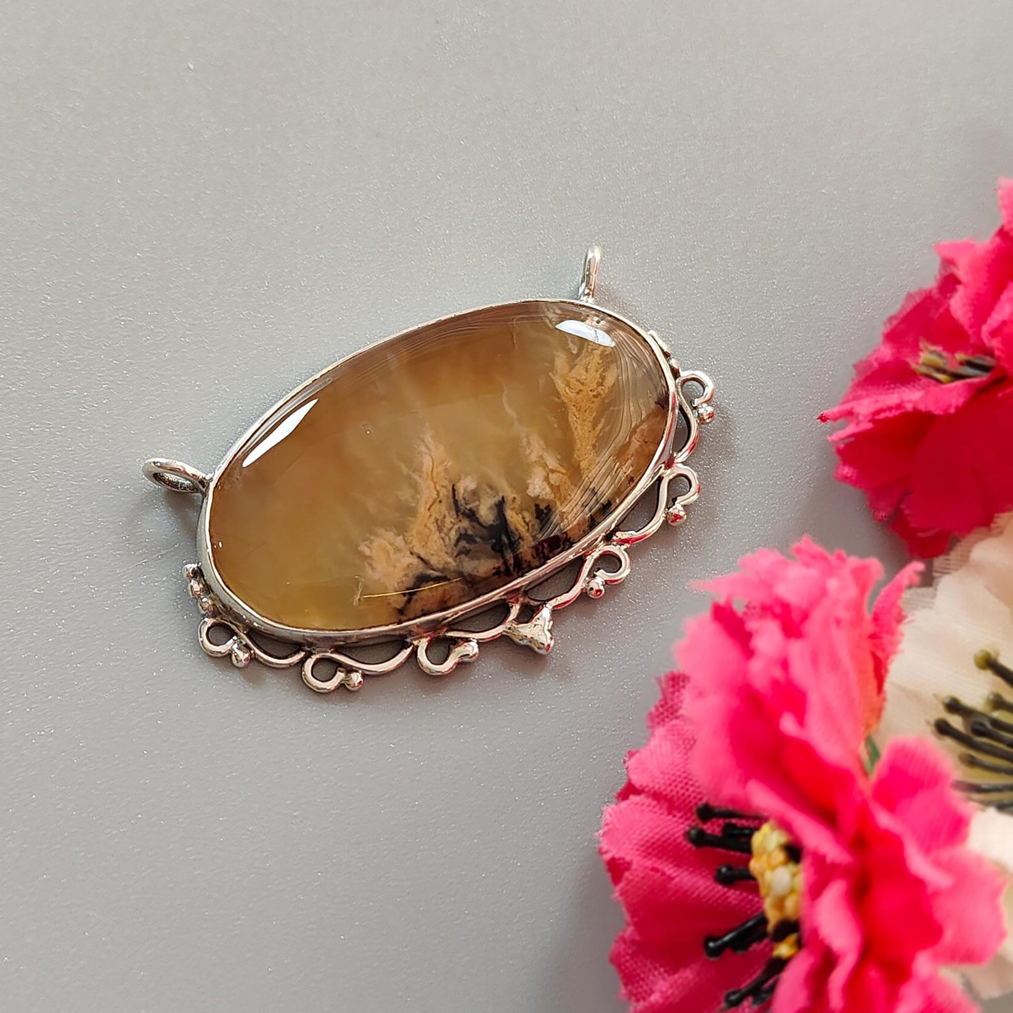 pendentif en pierre précieuse