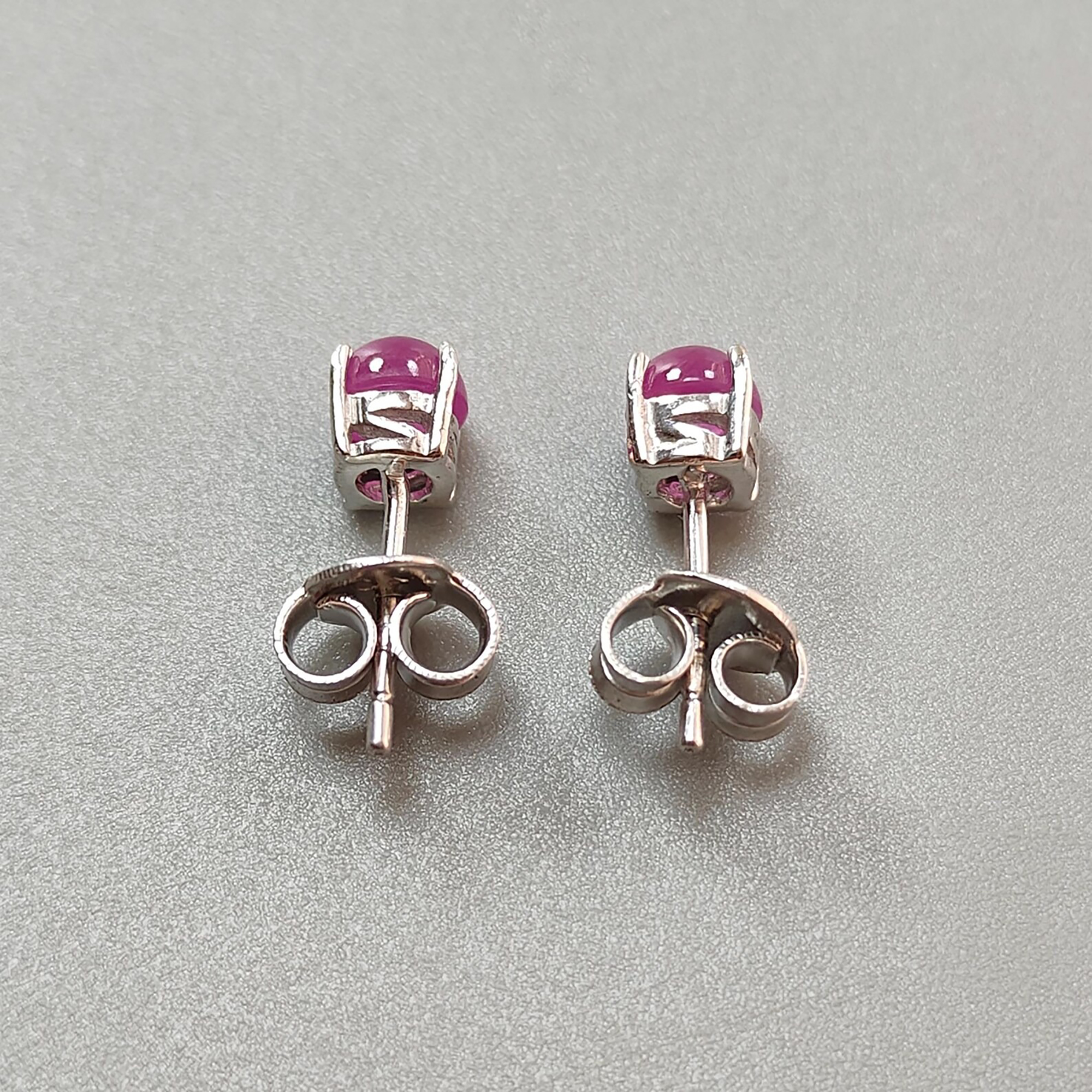 女性用イヤリング