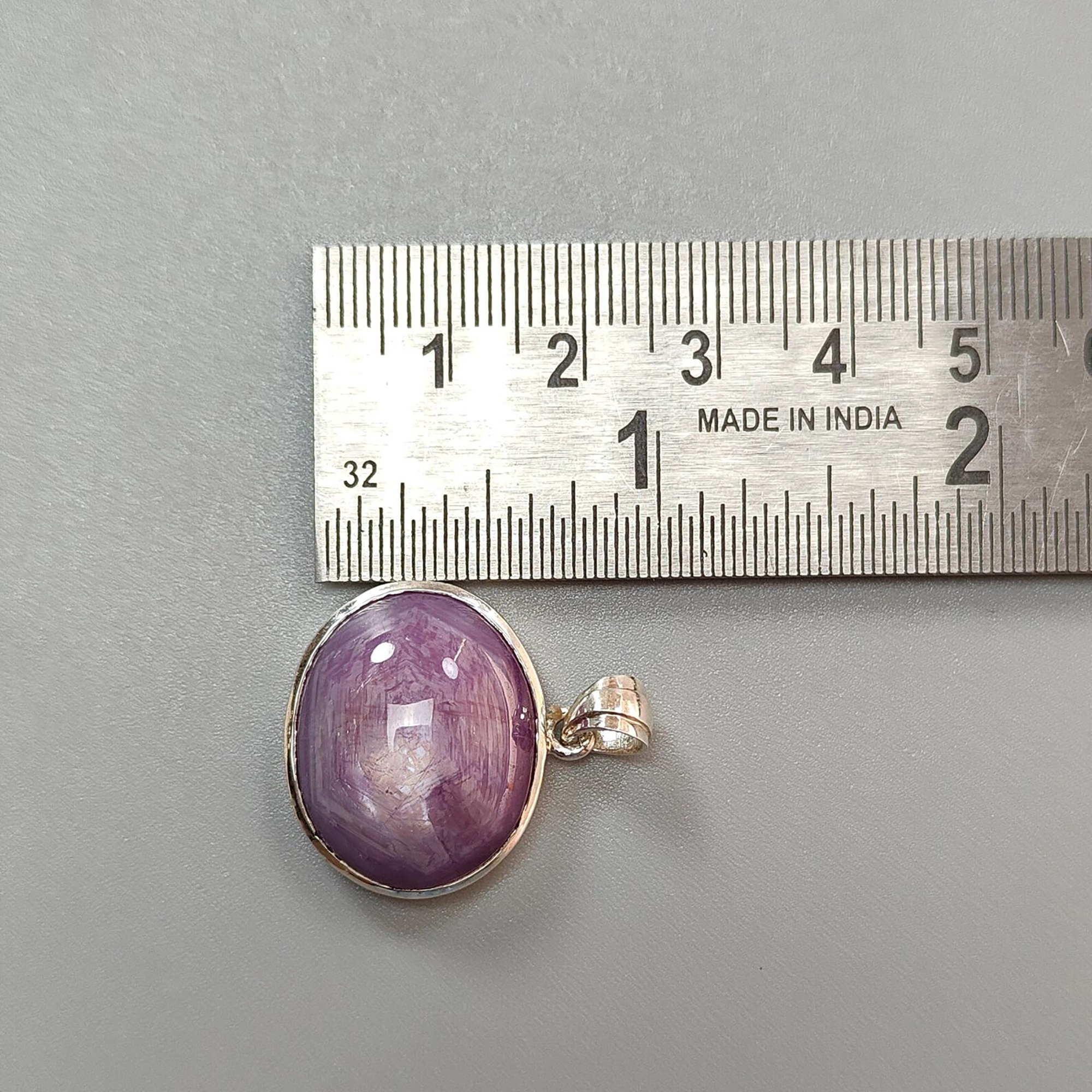 ciondolo con pietra preziosa