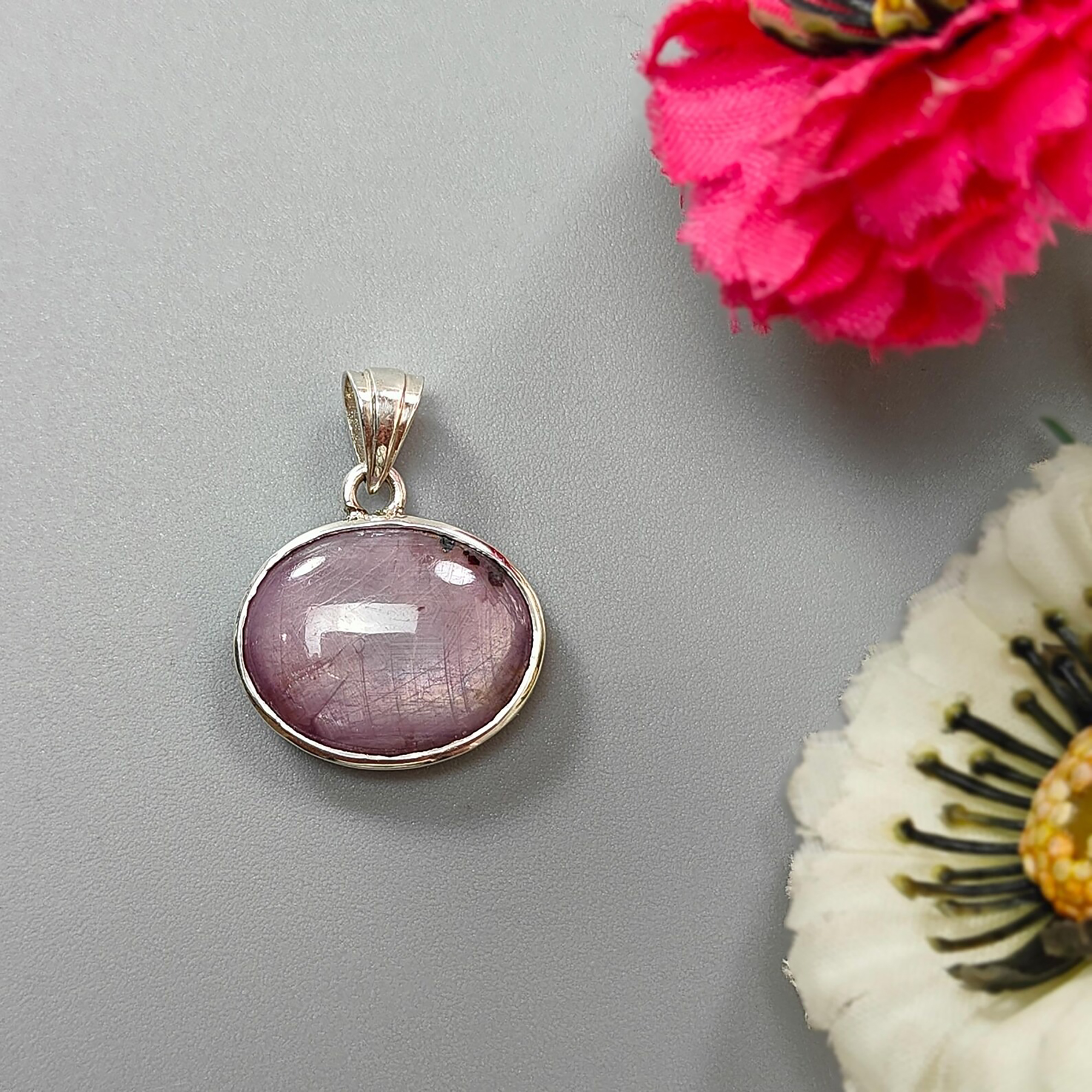 ciondolo con pietra preziosa