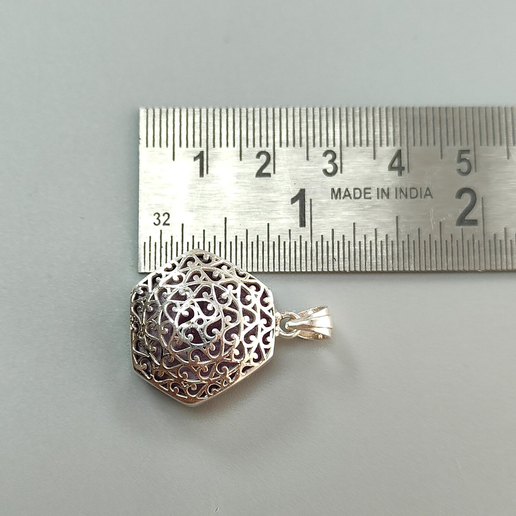 彼女のためのペンダント