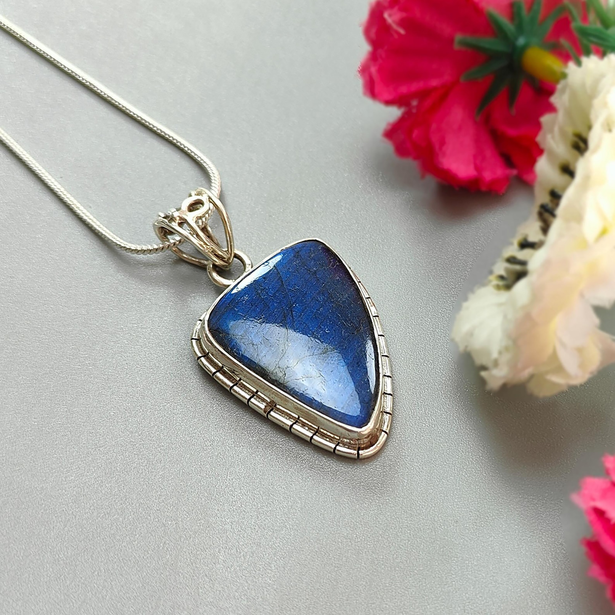 ラブラドライトペンダント