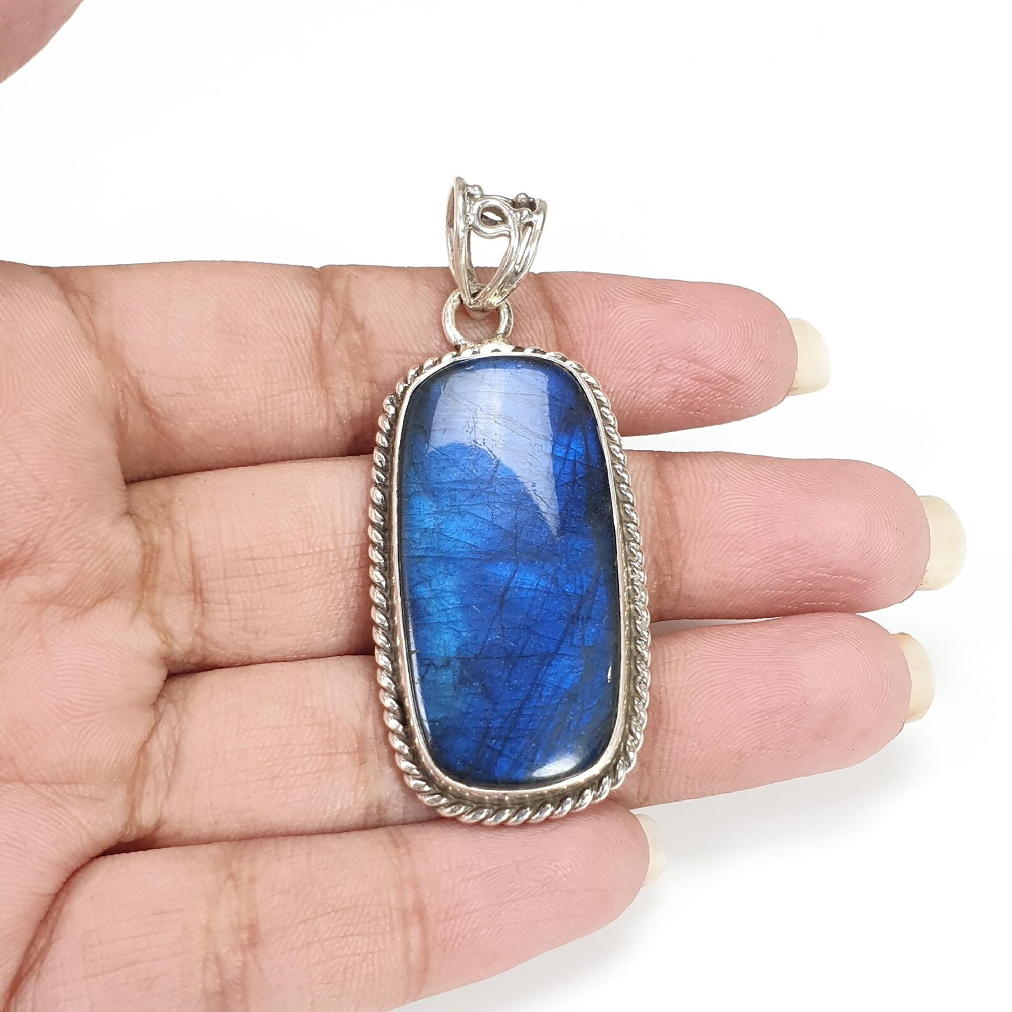 ciondolo con pietra preziosa