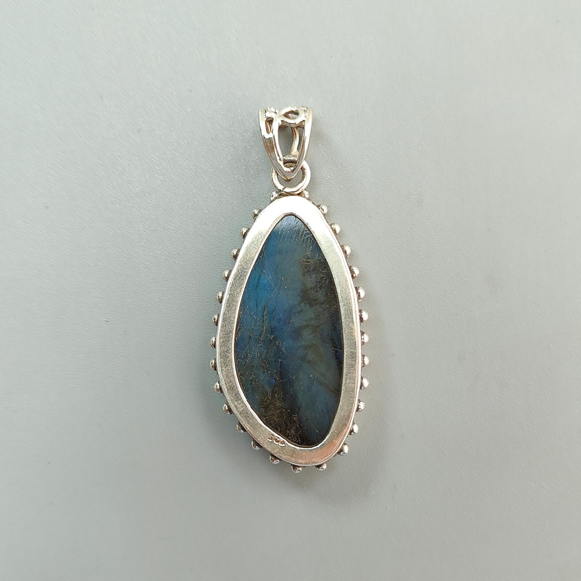 Labradorit-Anhänger