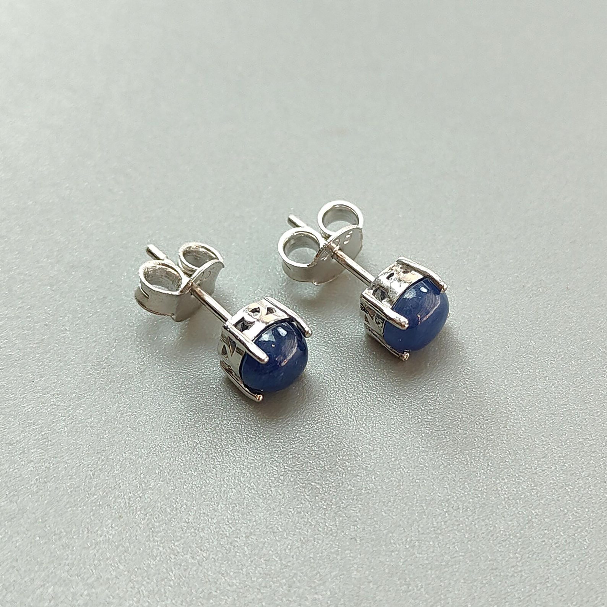 サファイアのイヤリング