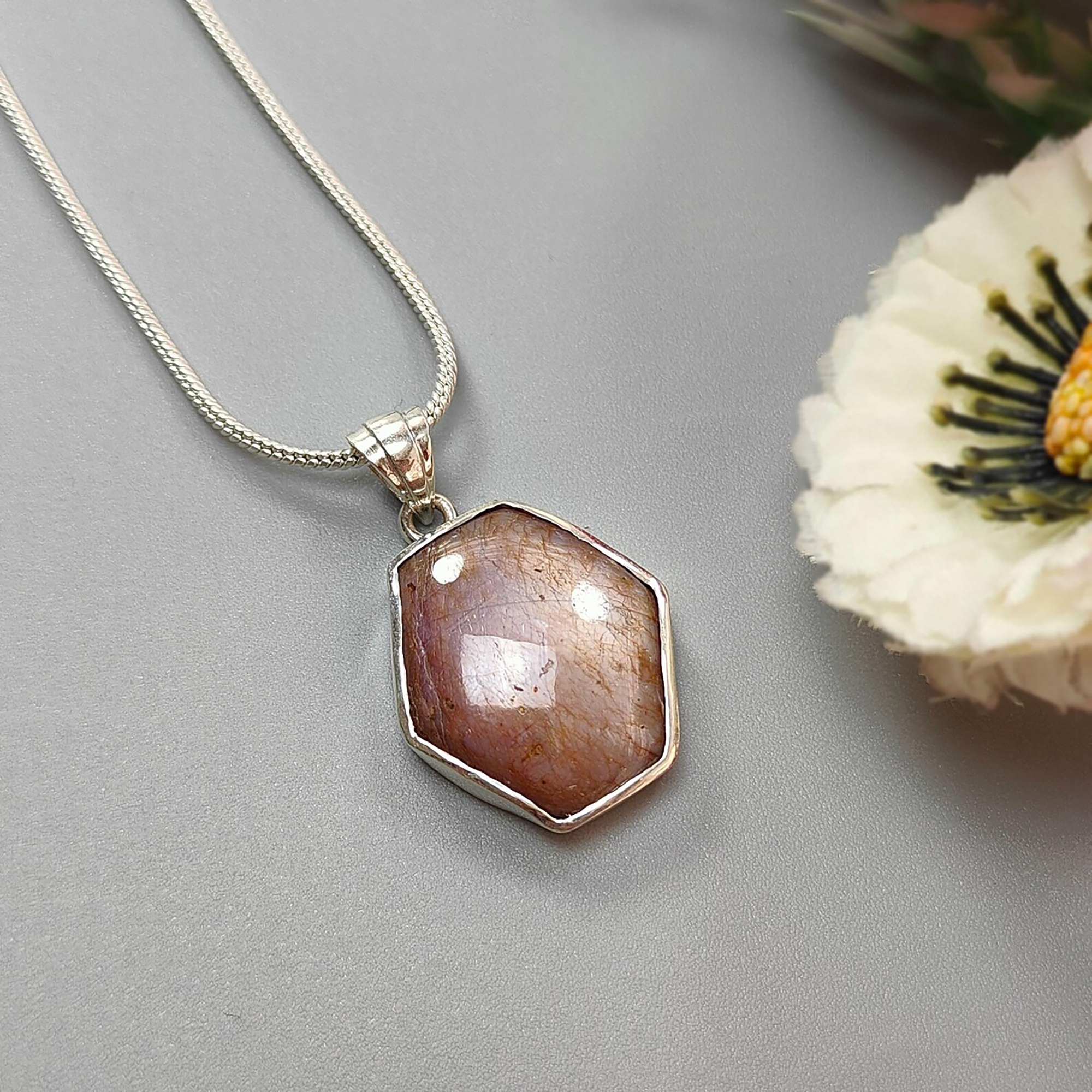 حجر بخت شهر يوليو