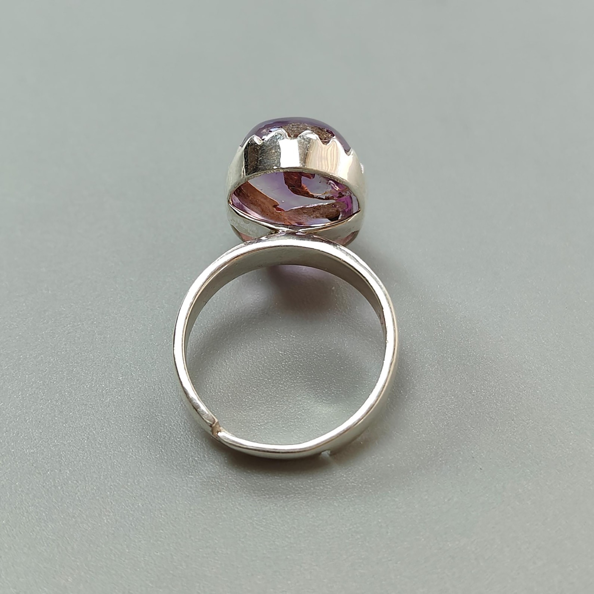 Anillo con piedra preciosa