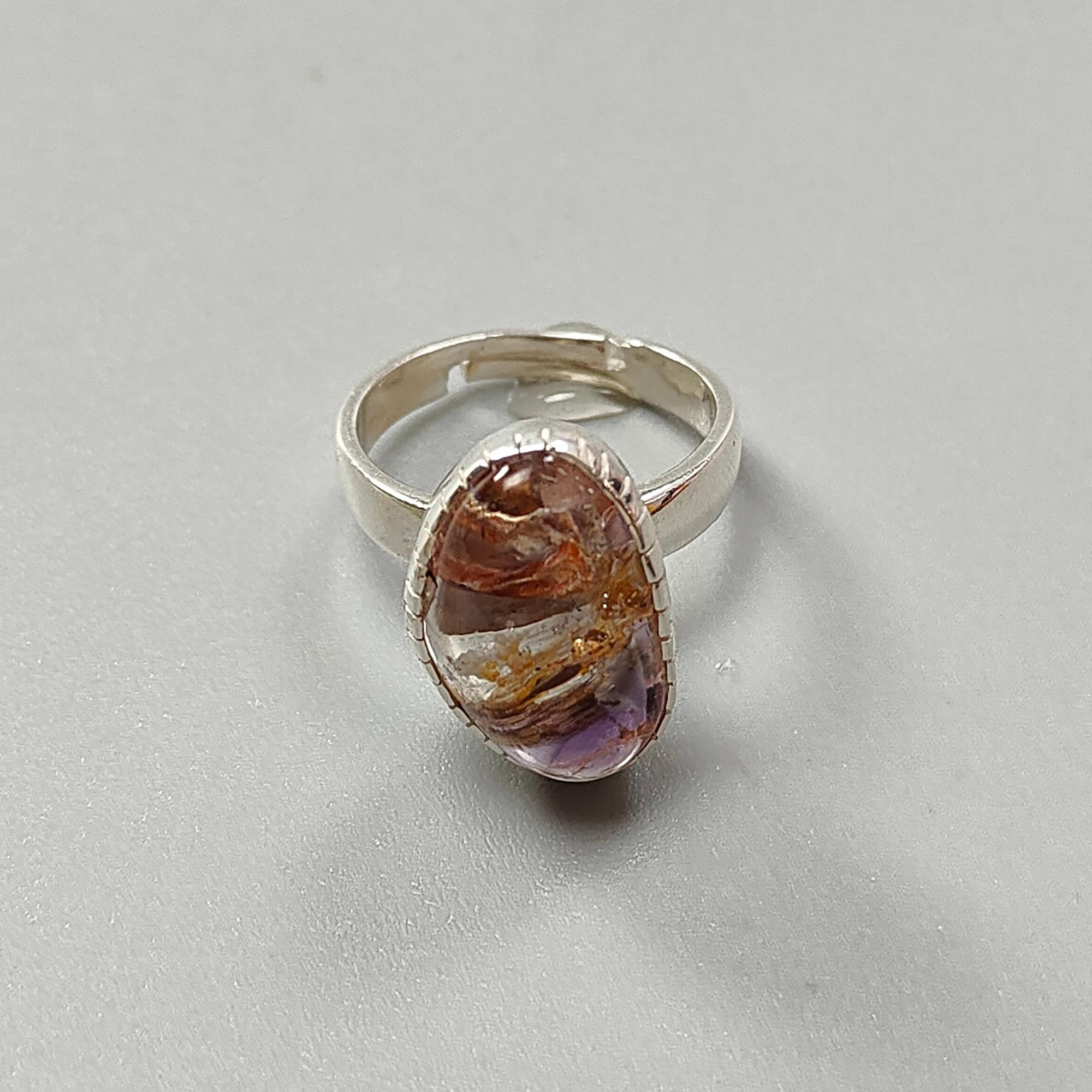 Anillo con piedra preciosa