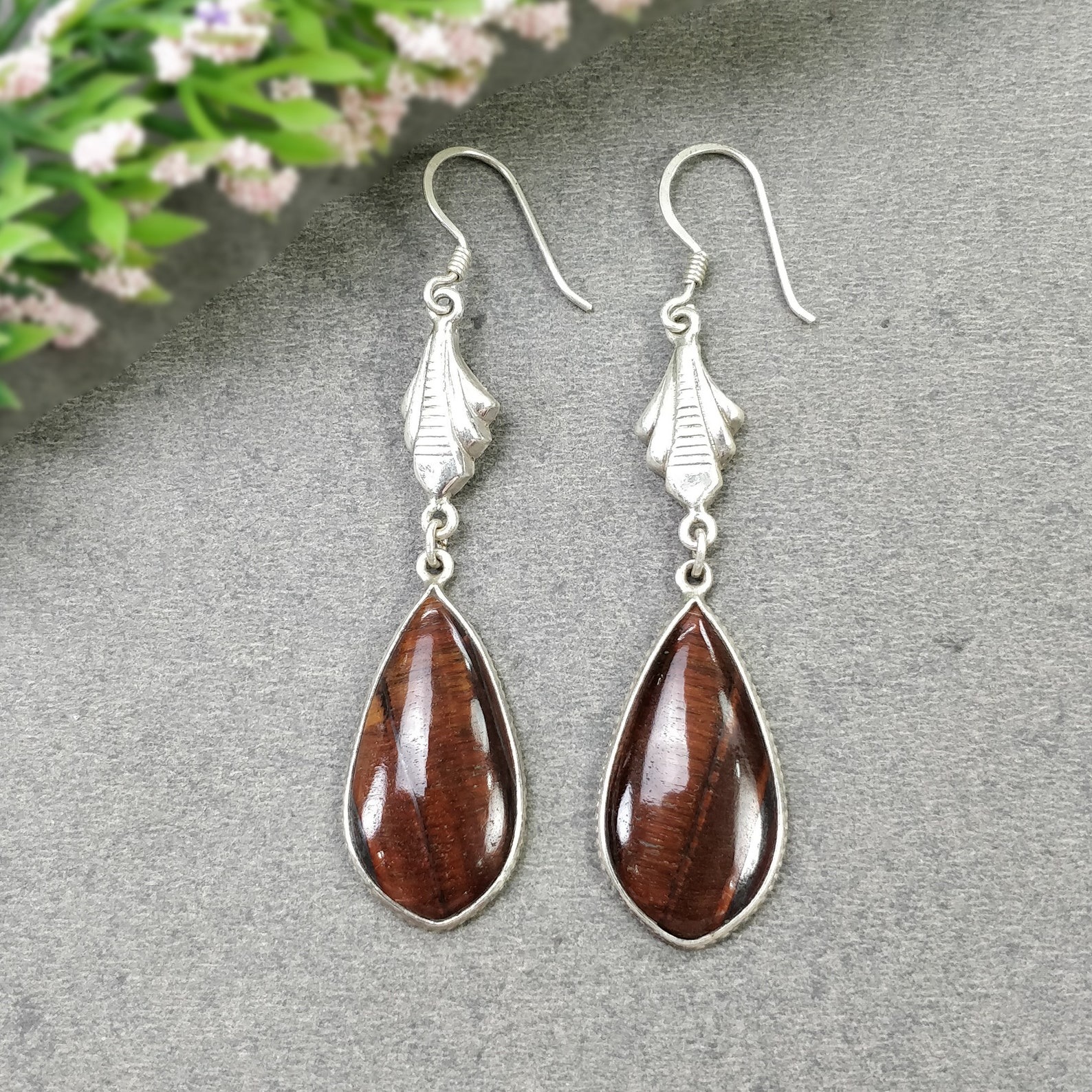 orecchino con pietra preziosa