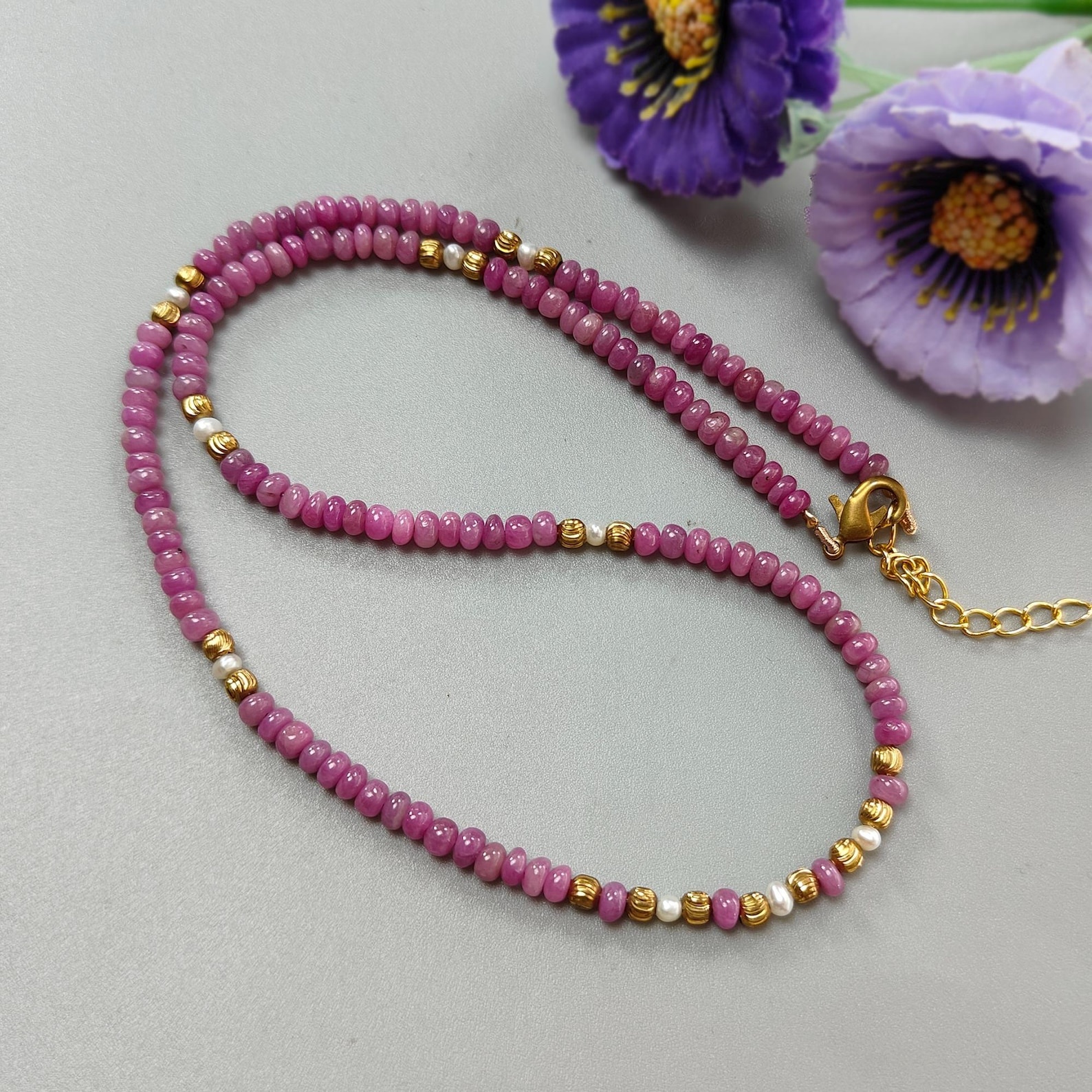 Collana con pietre preziose