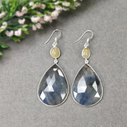 أقراط من الياقوت