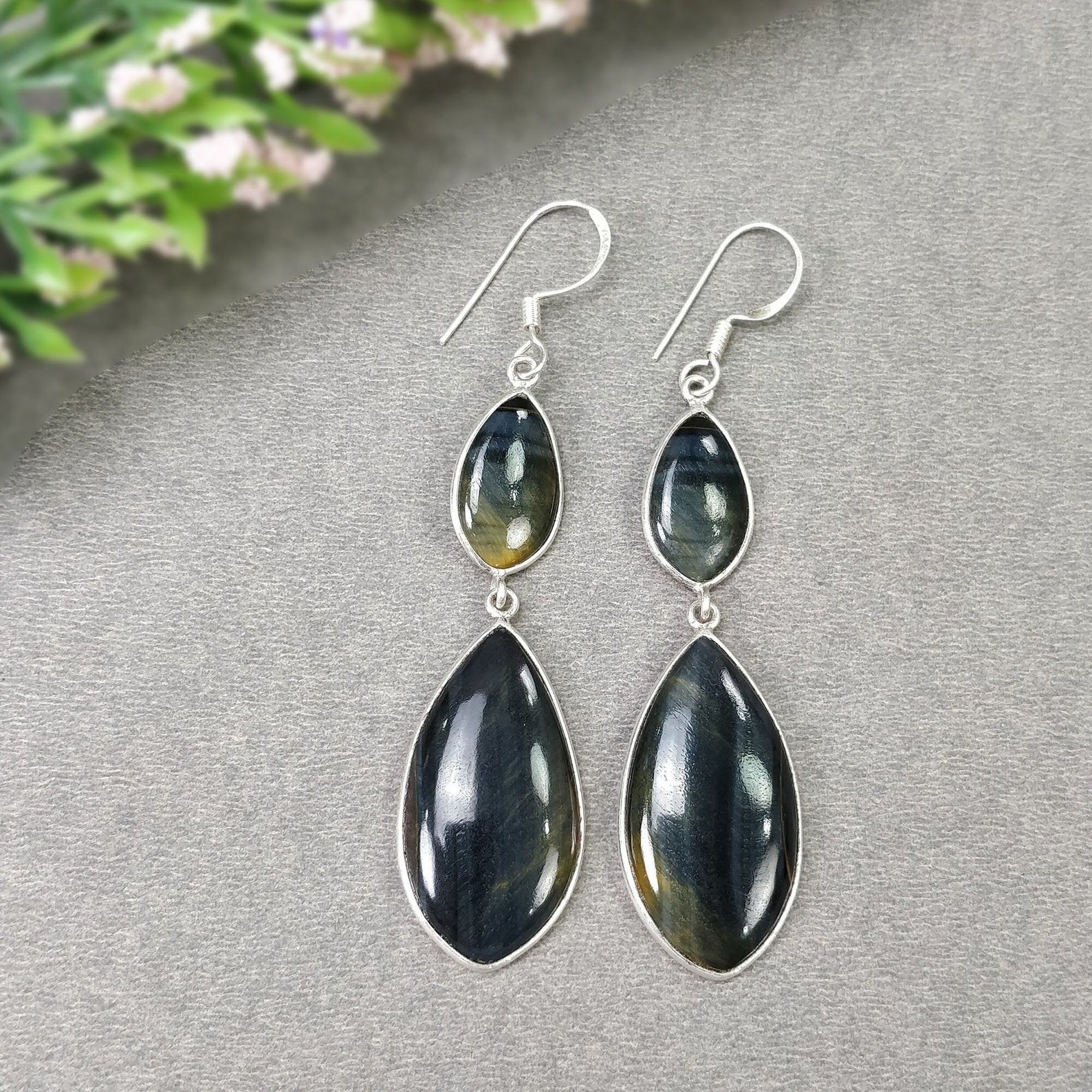 orecchino di zaffiro