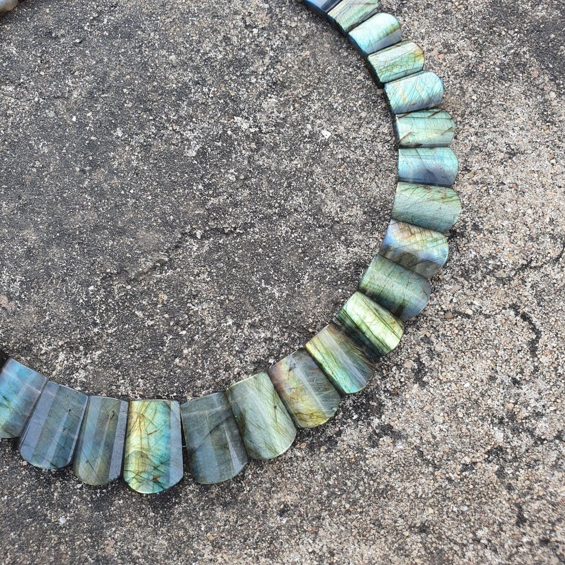 Collar de plata