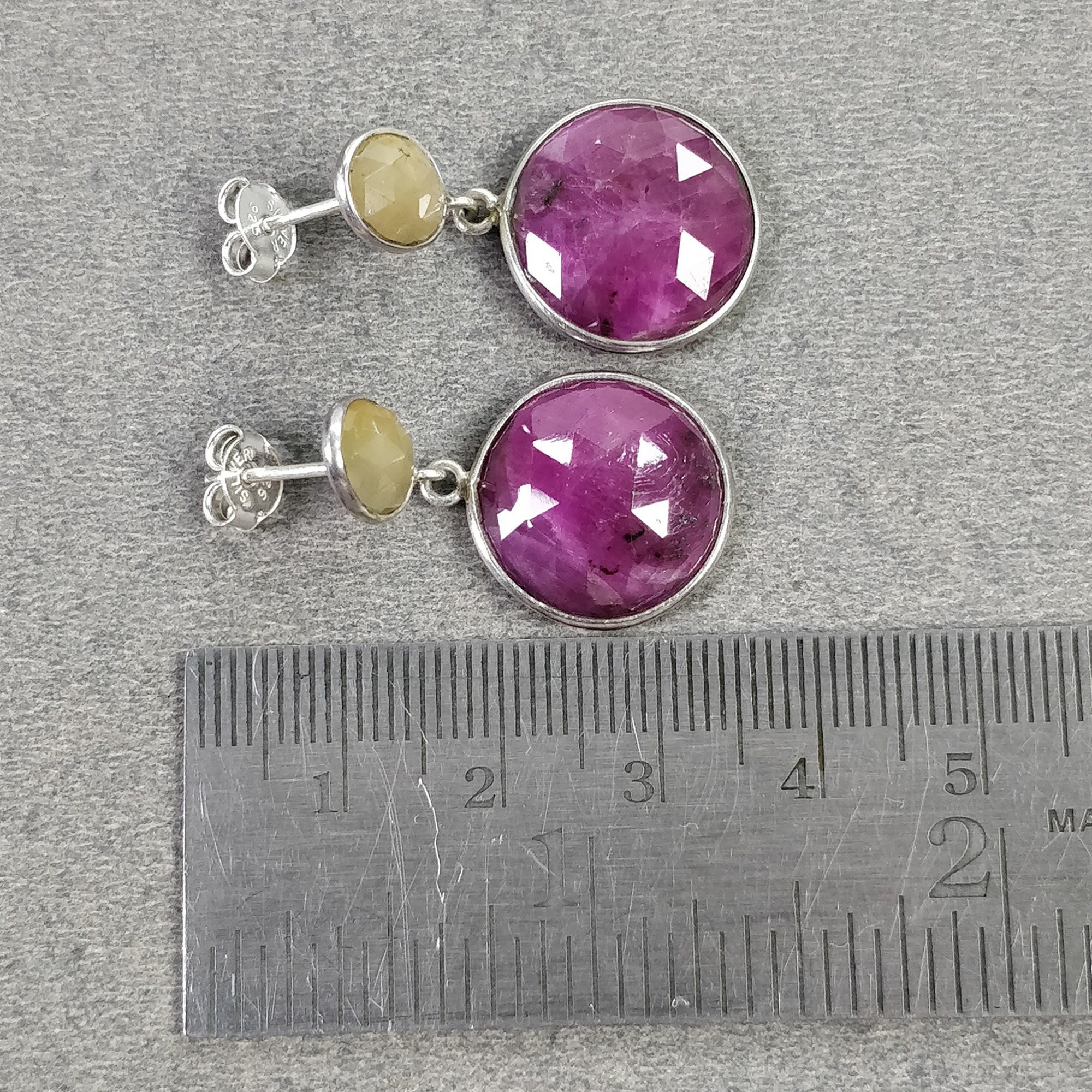 女性用イヤリング