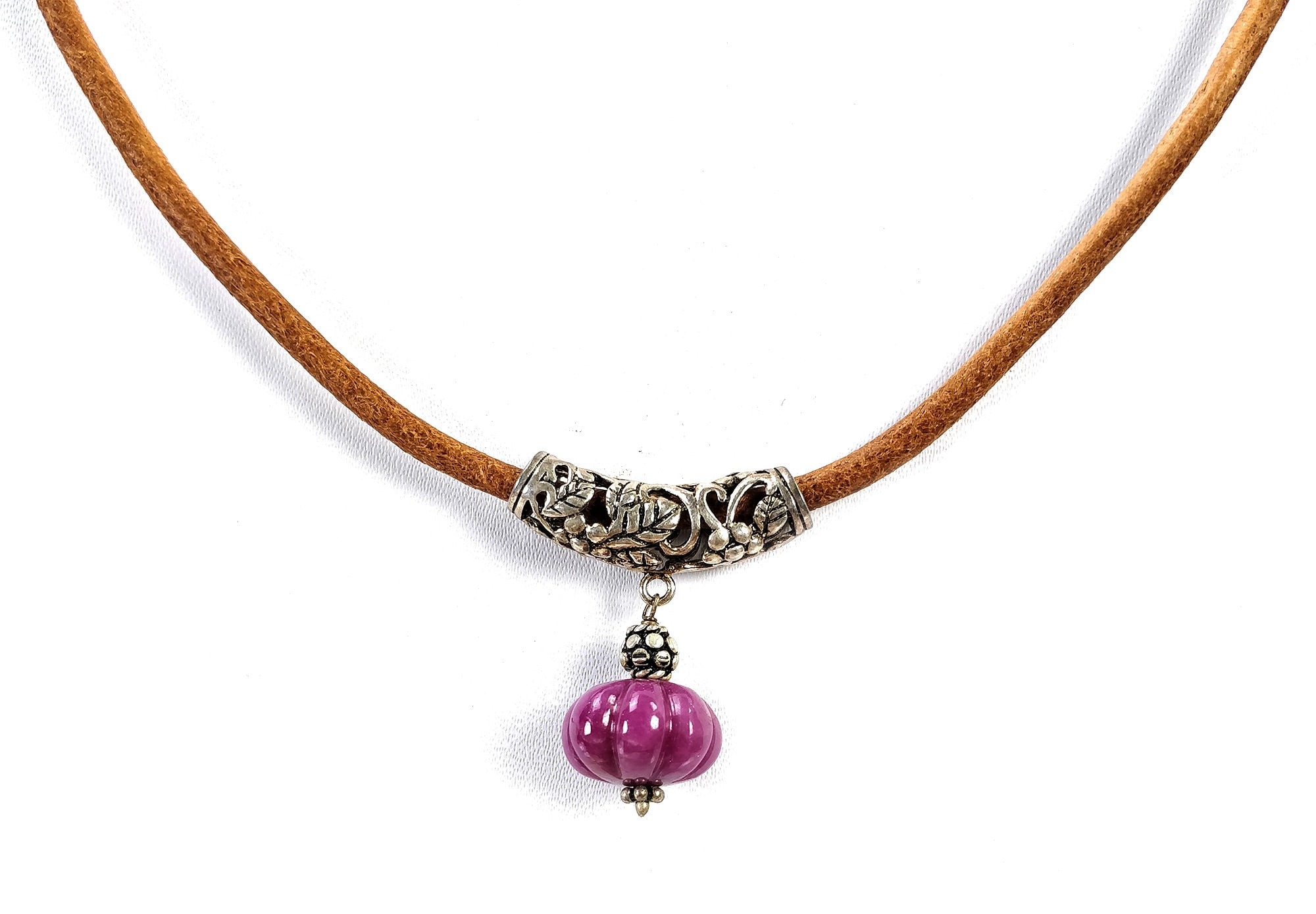 Collar de piedras preciosas