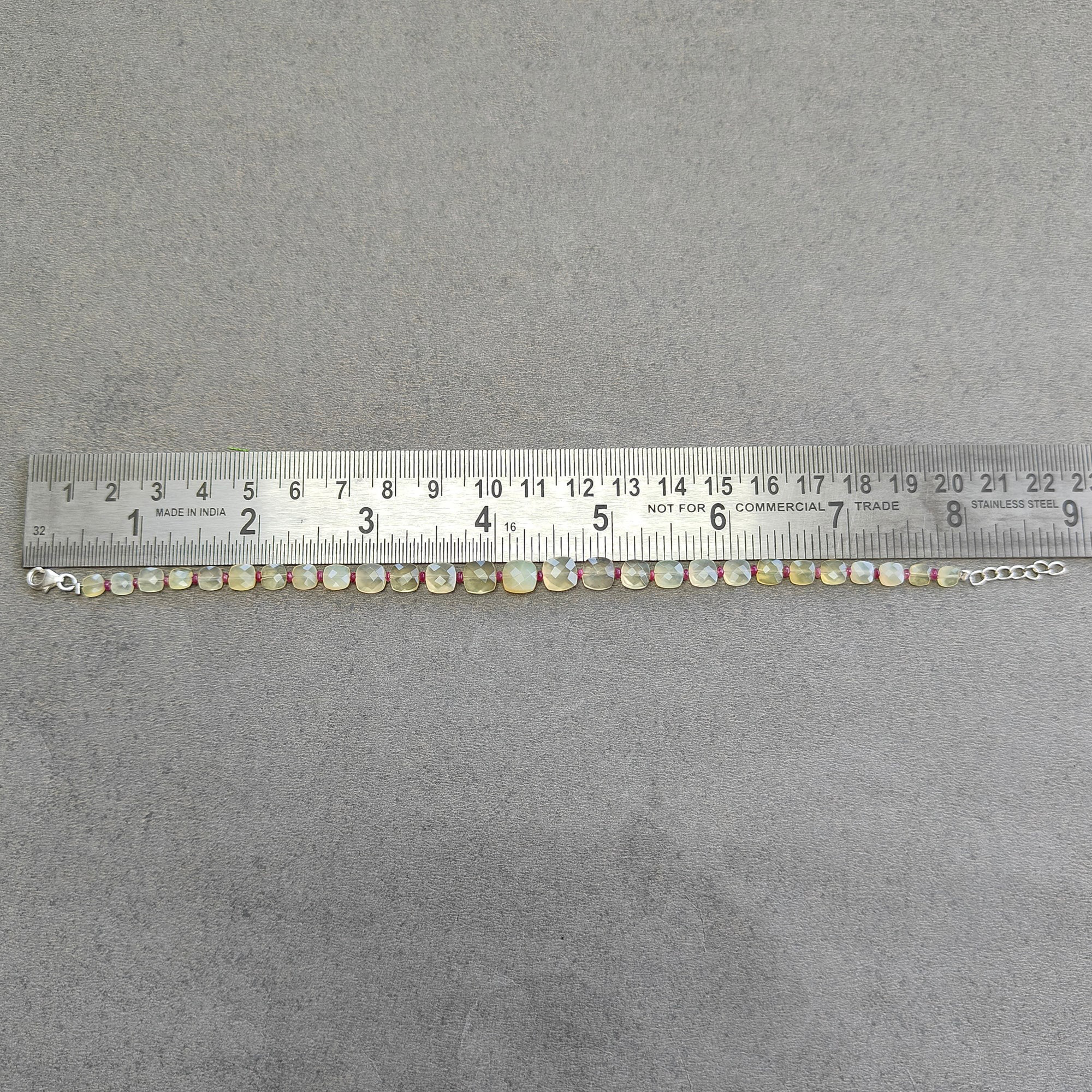 Bracciale con pietre preziose