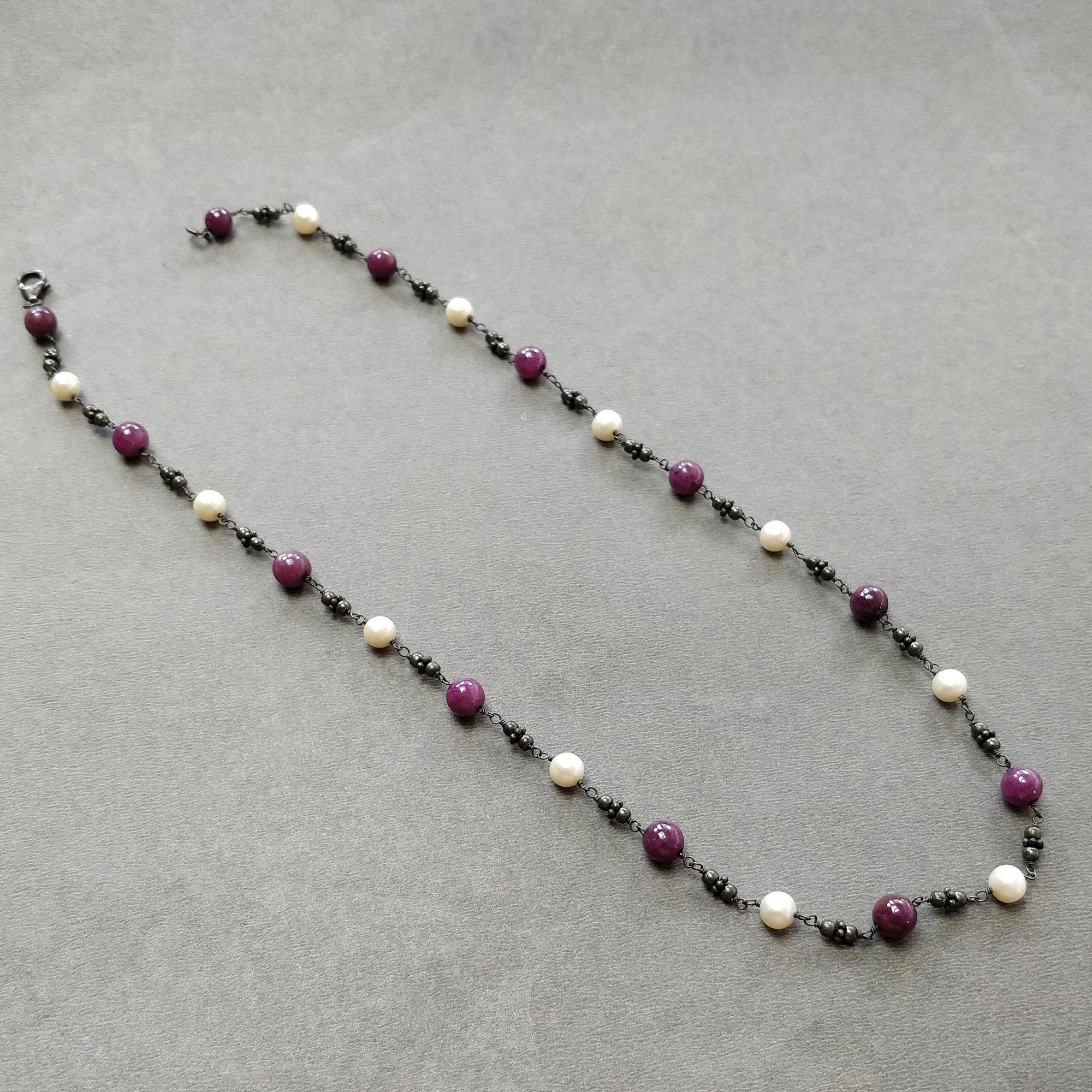 Ensemble de bijoux en pierres précieuses