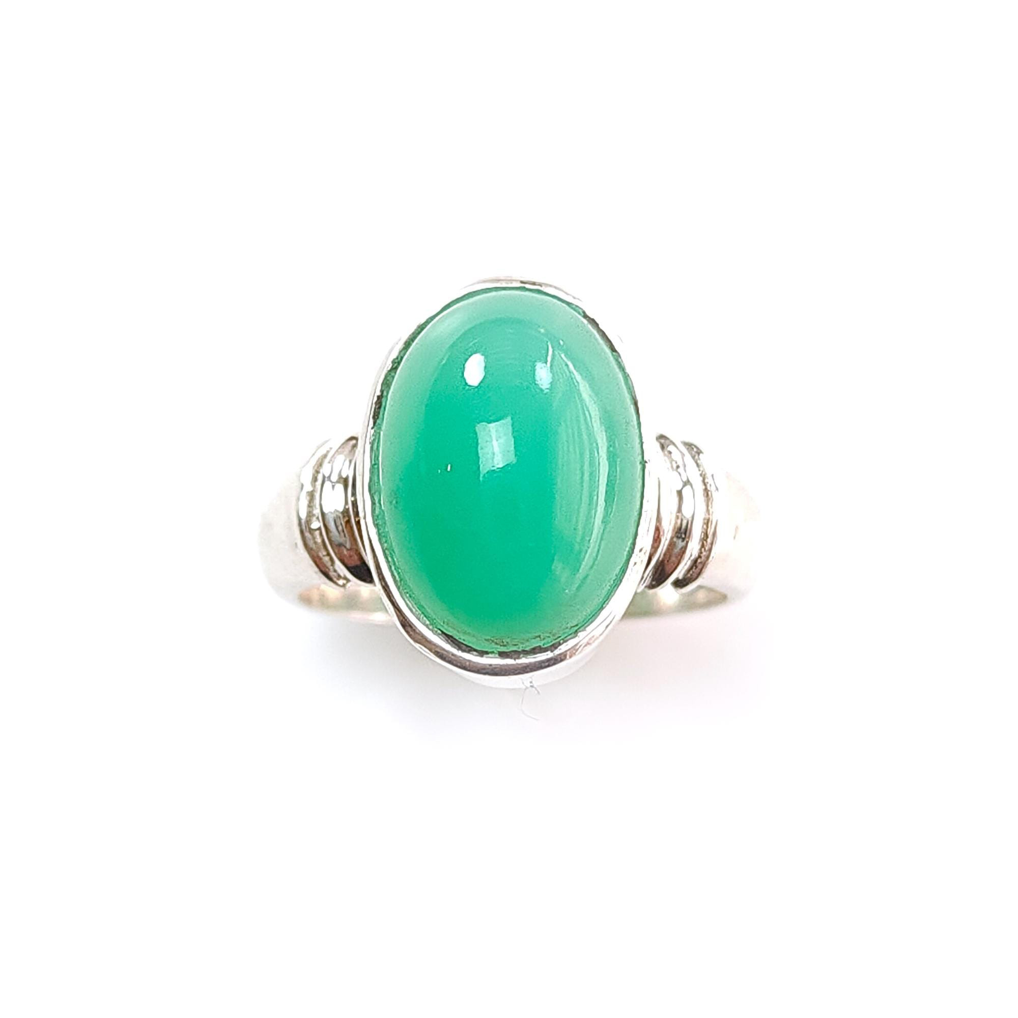 ベゼルセッティングの指輪