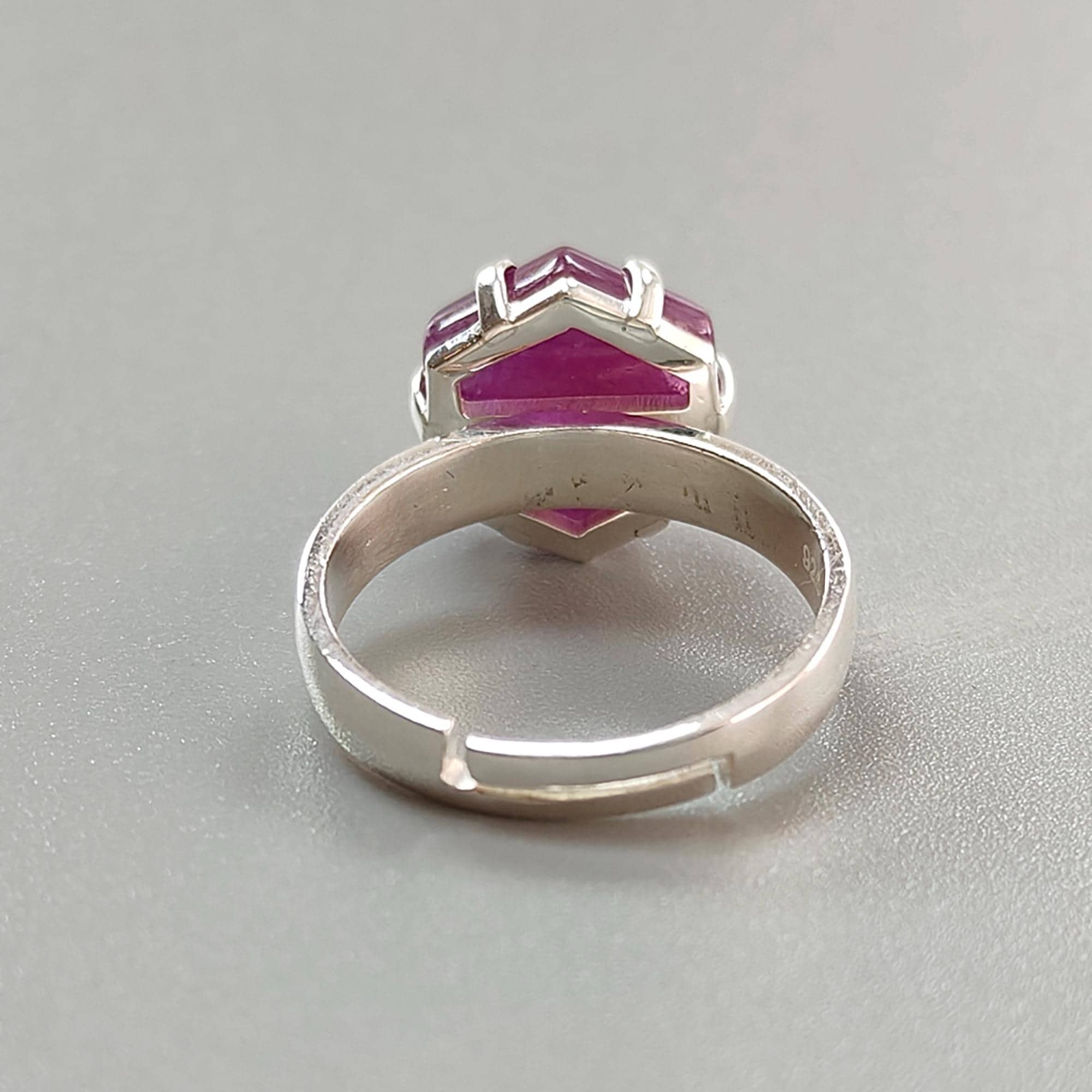 Anillo de rubí