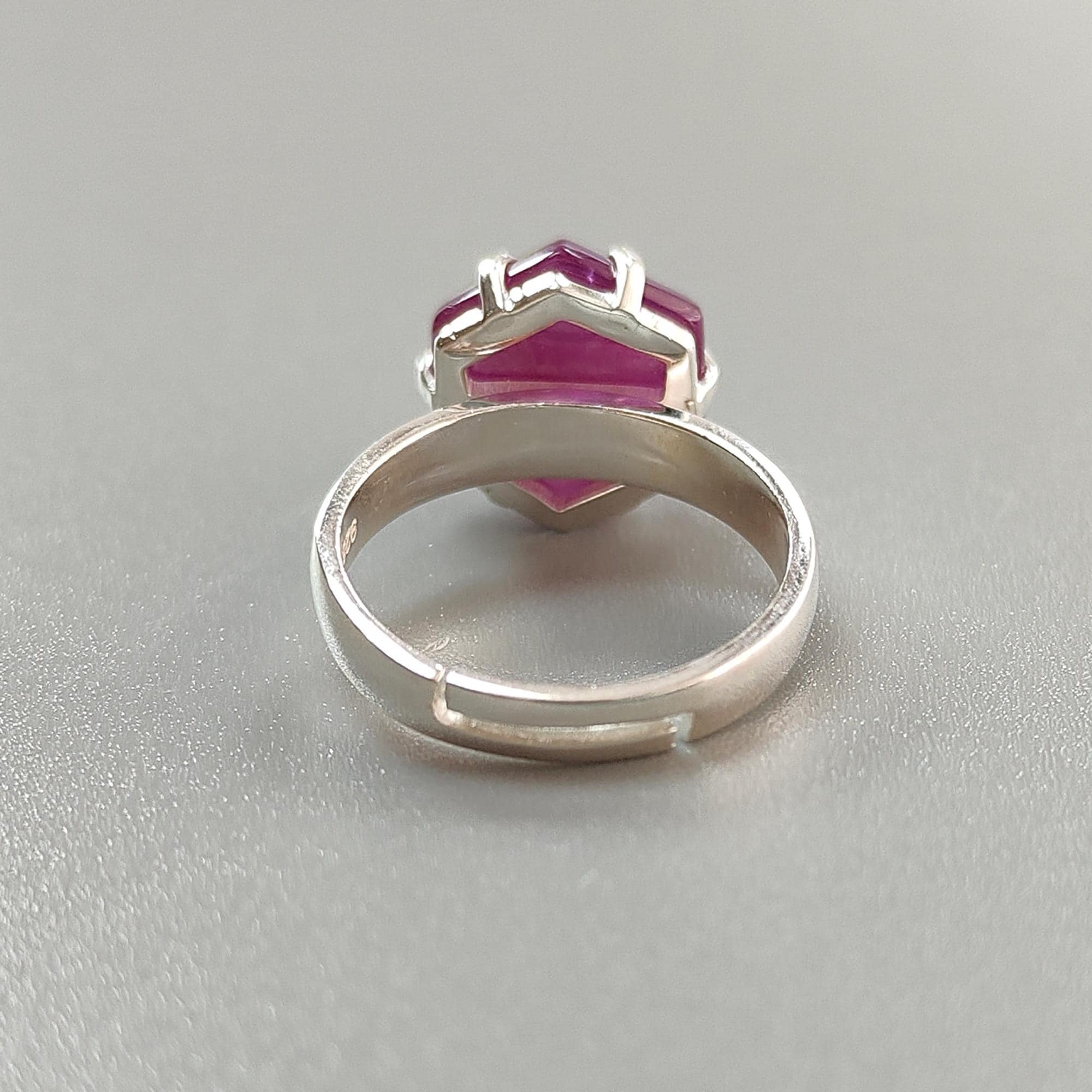 خاتم بتركيب شوكي