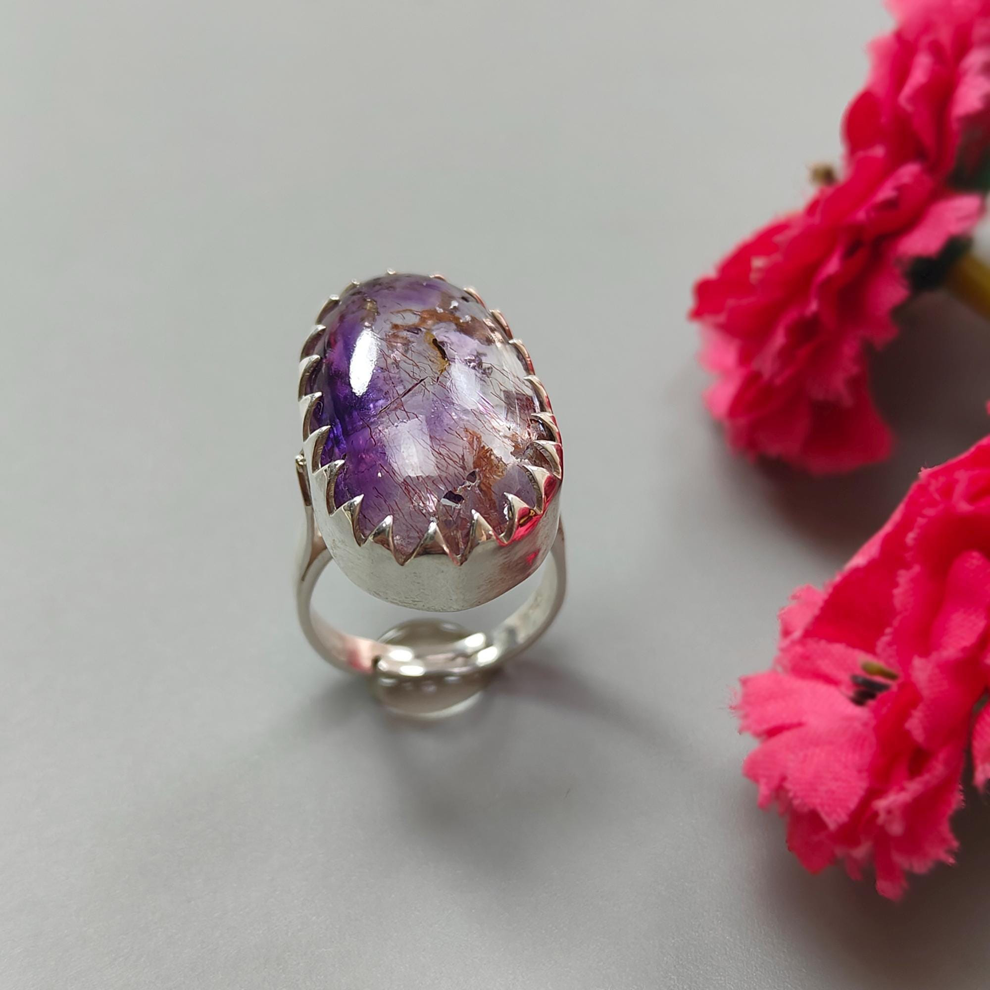 Anello con pietra preziosa naturale