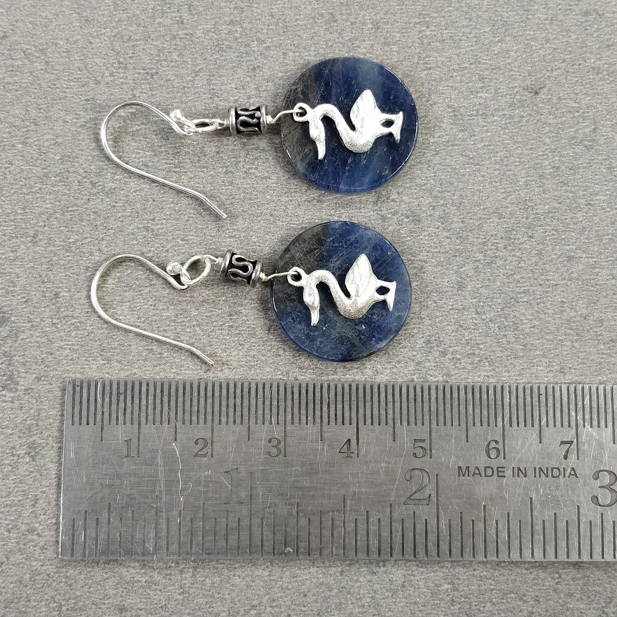 أقراط نسائية